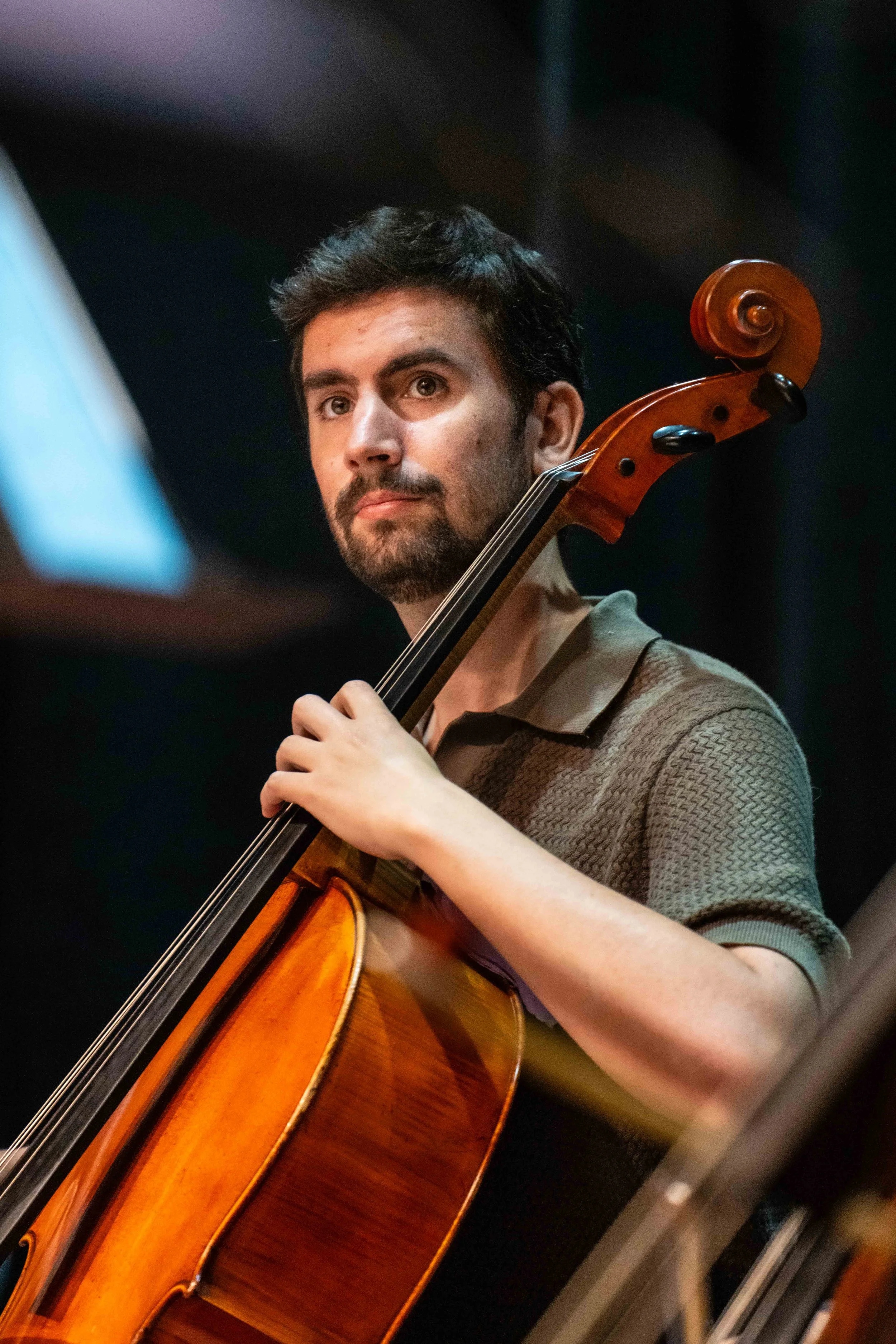  Cellist Javier Iglesias Martin rehearses with Delirium Musicum at Théâtre Raymond Kabbaz in Los Angeles, Wednesday, March 25, 2026. (Elizabeth Bacher | The Corsair) 