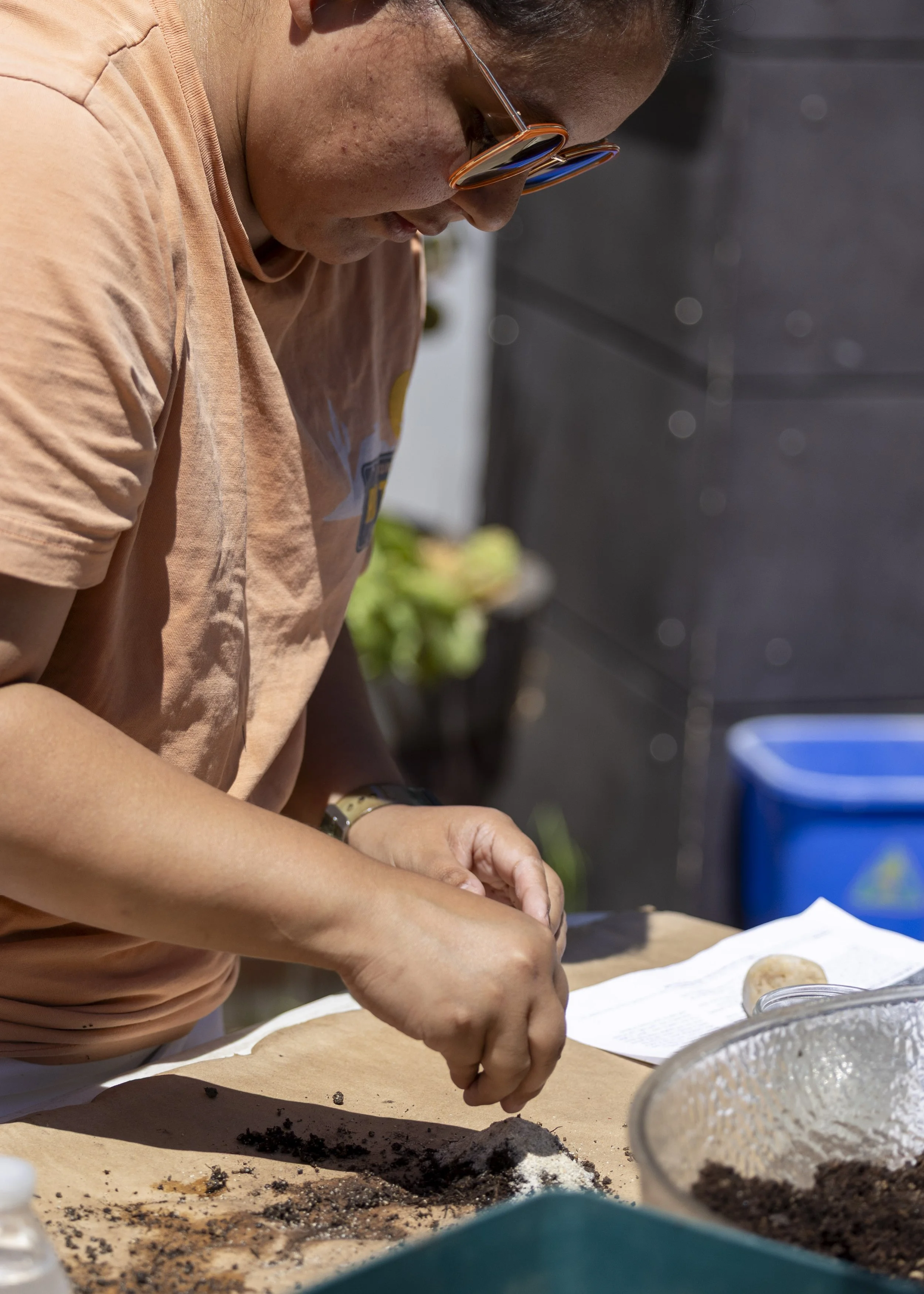  Santa Monica College student Amy Rios participated in the Garden & Grow event on Earth Day at the SMC Organic Garden on the main campus in Santa Monica, Calif.,wednesday, April 22, 2026.Students learned how to save and plant seeds for organic produc
