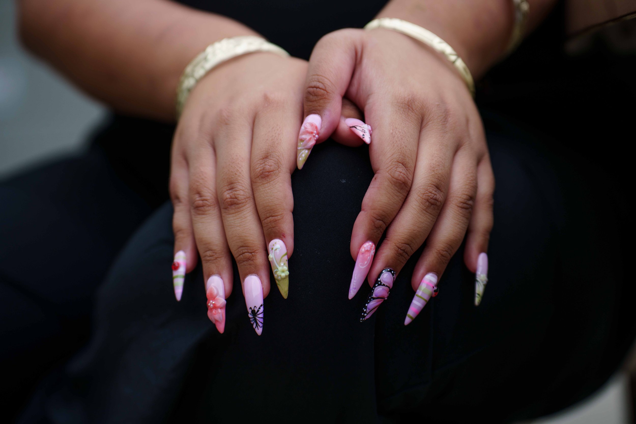  Santa Monica College cosmetology major Delyla Fletes' self-done nails outside the SMC Business Building in Santa Monica, California, Tuesday, June 2, 2026. Fletes made this set for a second date. (Elizabeth Bacher | The Corsair) 