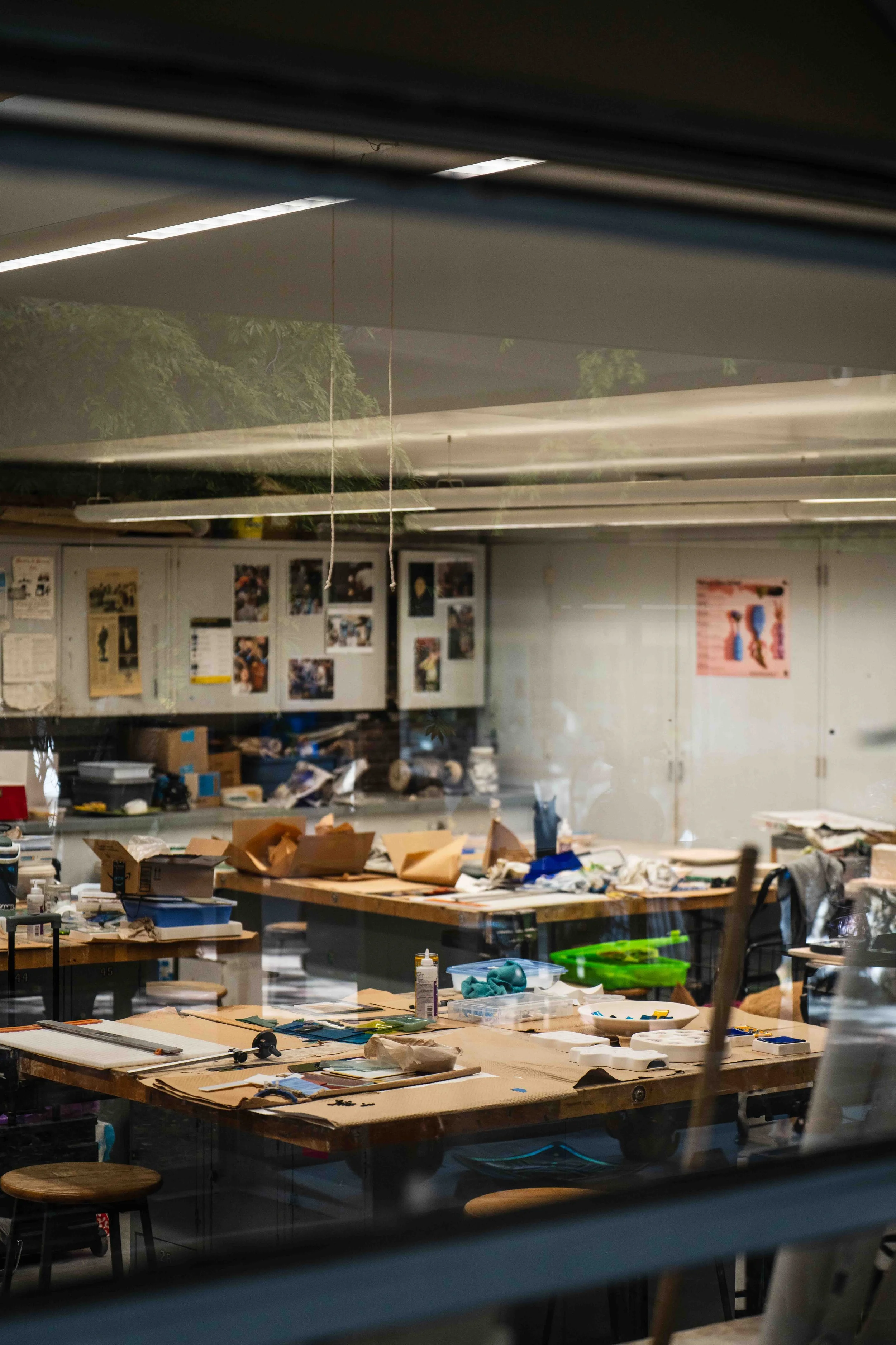  Santa Monica College (SMC) glass studio at the SMC Art Complex in Santa Monica, Calif. on Friday, Jan. 30, 2026. During the winter semester, the hot shop was closed and lab technicians performed repair, but the studio held the Continuing Education g
