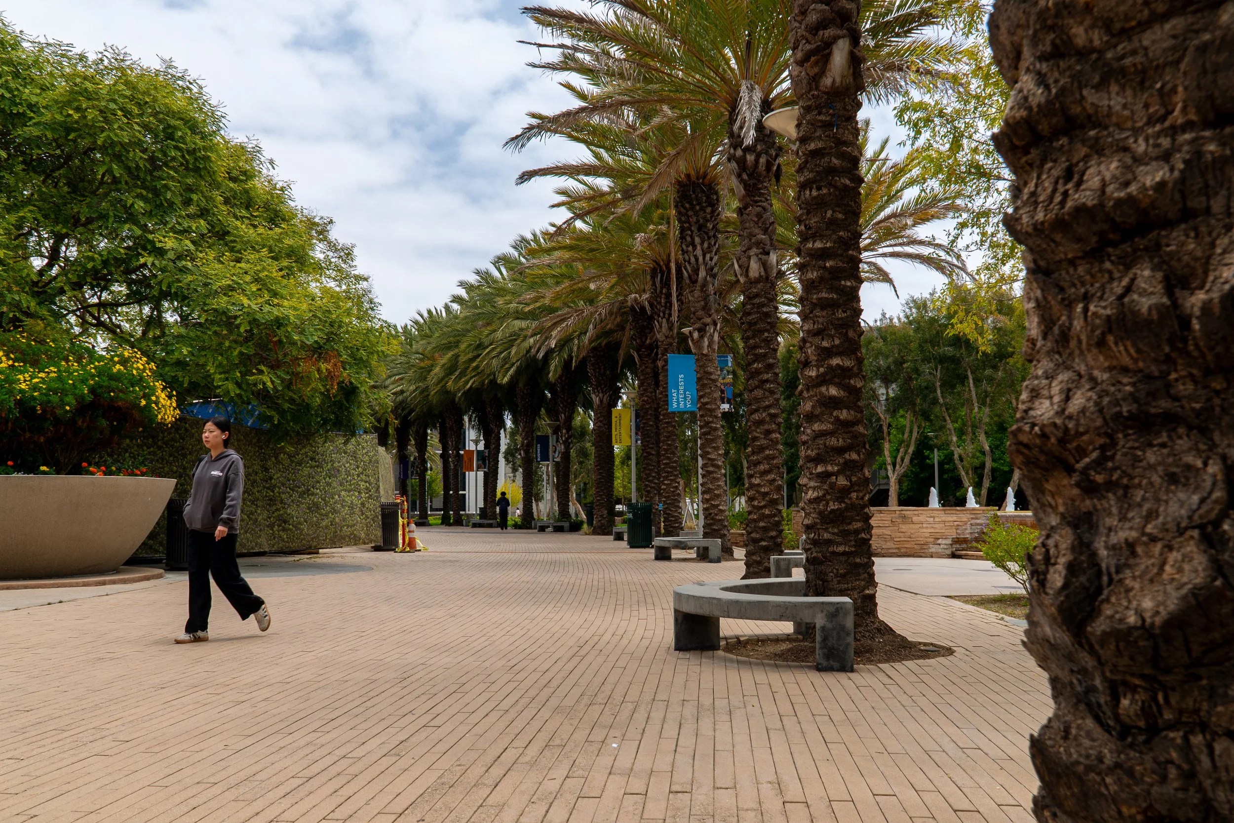  Students walk through the Santa Monica College (SMC) campus during the summer semester, Wednesday, July 1, in Santa Monica, Calif. (Nathan Hanson | The Corsair) 