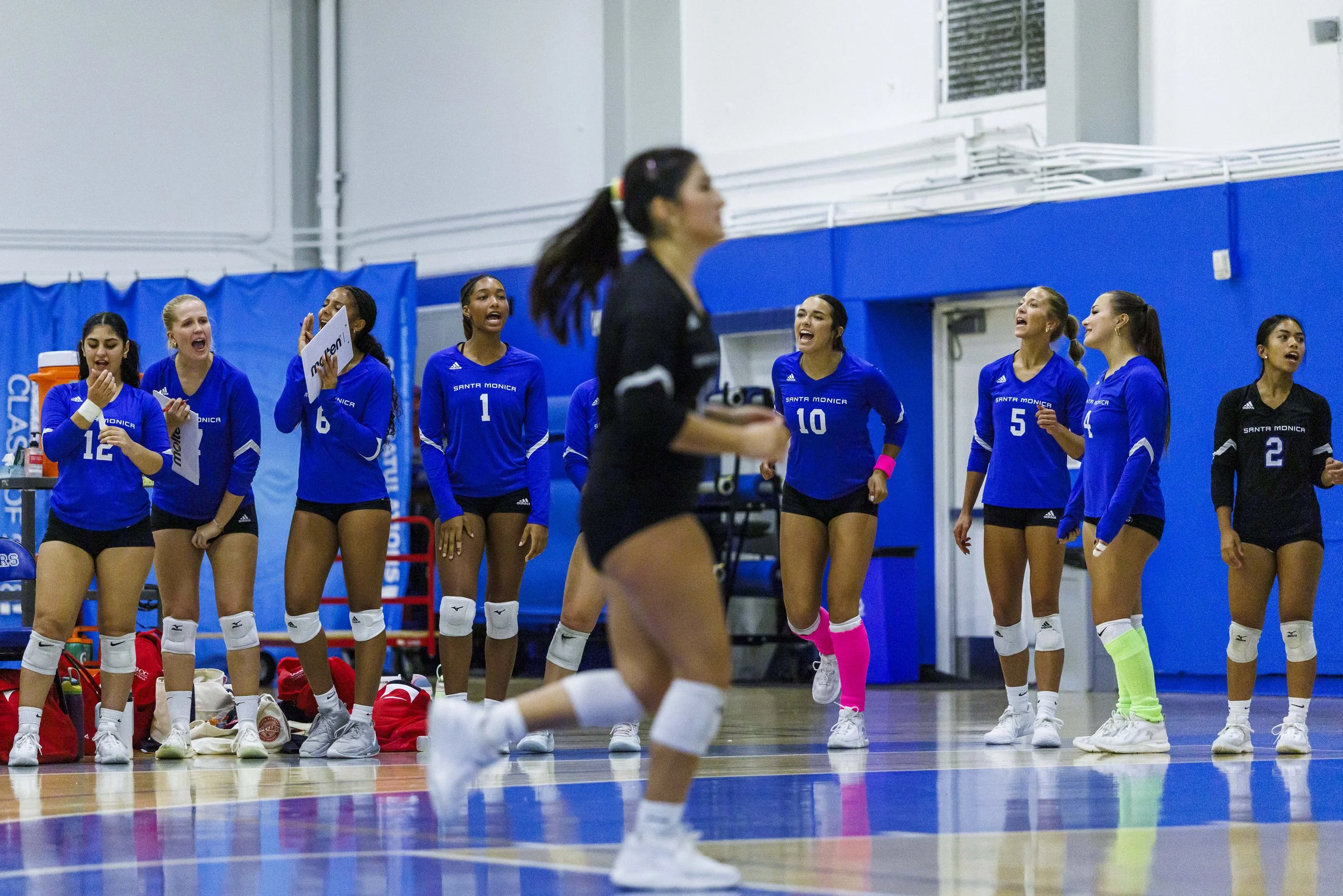  Santa Monica College (SMC) Corsairs rally behind their team during their match against the Santa Barbara City College Vaqueros on Wednesday, September 23, 2026, at the SMC Corsair Gym in Santa Monica, Calif. The Corsairs defeated the Vaqueros 3 sets