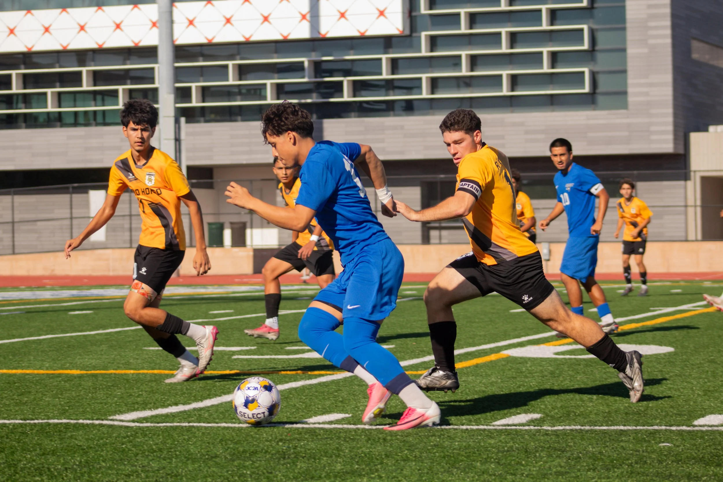  Santa Monica College forward Zen Franco (17) cuts through the Rio Hondo College defense to drive the ball forward during a home match on Tuesday, Sept. 29, 2026. The sophomores quick footwork drew multiple opposing defenders, opening up space for th