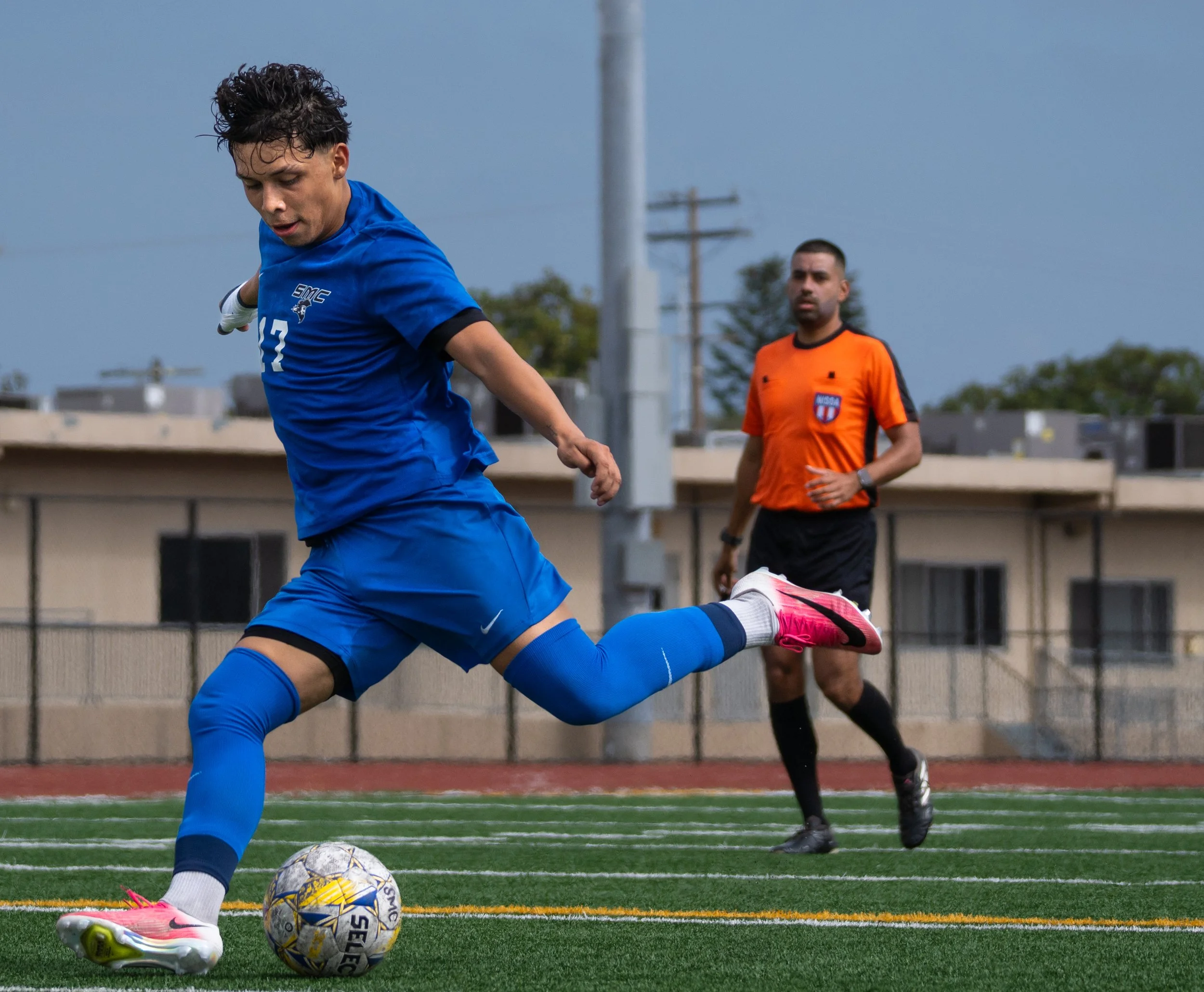  Santa Monica College (SMC) forward Zen Franco (17) attempts to make a goal against Norco Community College in Santa Monica, Calif. on September 25th, 2026. The Corsairs tied against The Mustangs 3-3...(Andy Garcia | The Corsair) 