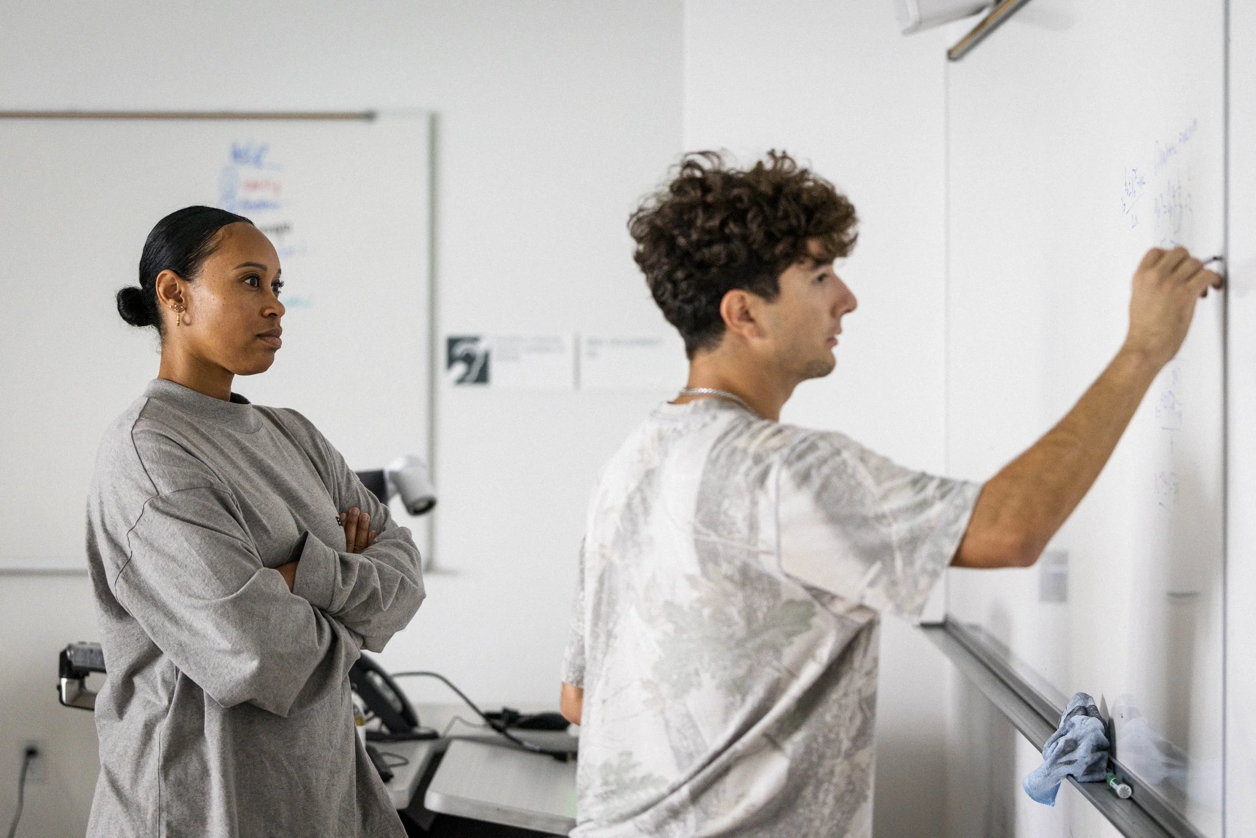  Santa Monica College (SMC) Mathematics Professor Kristin Ross helps her students with their assignments during class in the Math and Science building on Thursday, Sept. 17, 2026, at SMC’s Main Campus in Santa Monica, Calif. Professor Ross is the fir