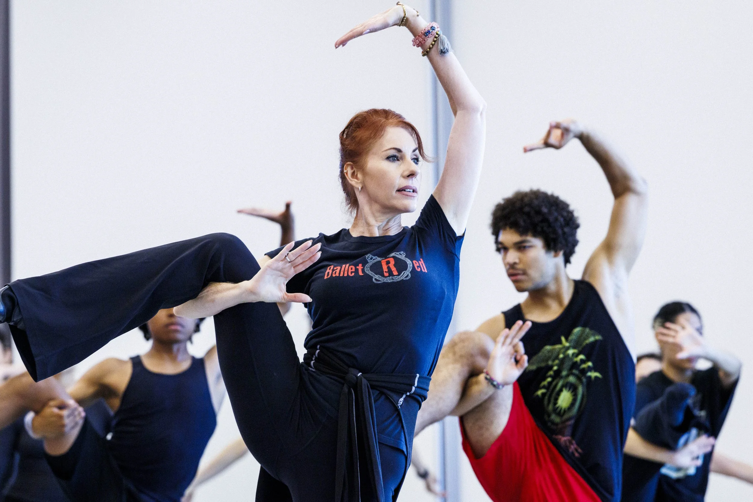  Choreographer Josie Walsh leads a masterclass for Santa Monica College (SMC) dance students Wednesday, Oct. 7, 2026, at the Core Performance Center in Santa Monica, Calif. Walsh’s contemporary ballet masterclass emphasized alignment, groundedness, f