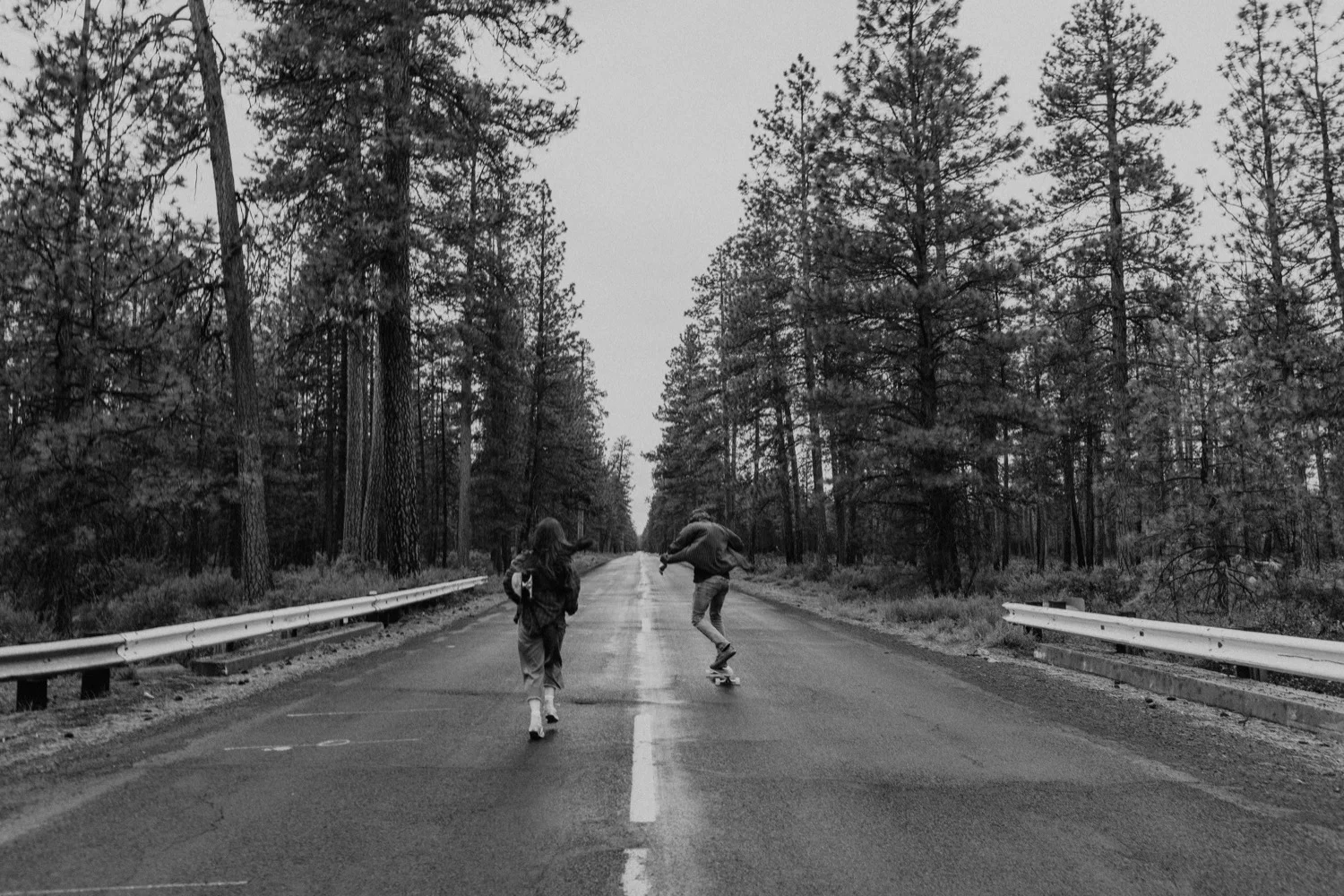 20_Sisters_Oregon_Adventure_Session-22_Oregon_couple_engagement_Bend_adventure_Photography_PNW_longboard.jpg