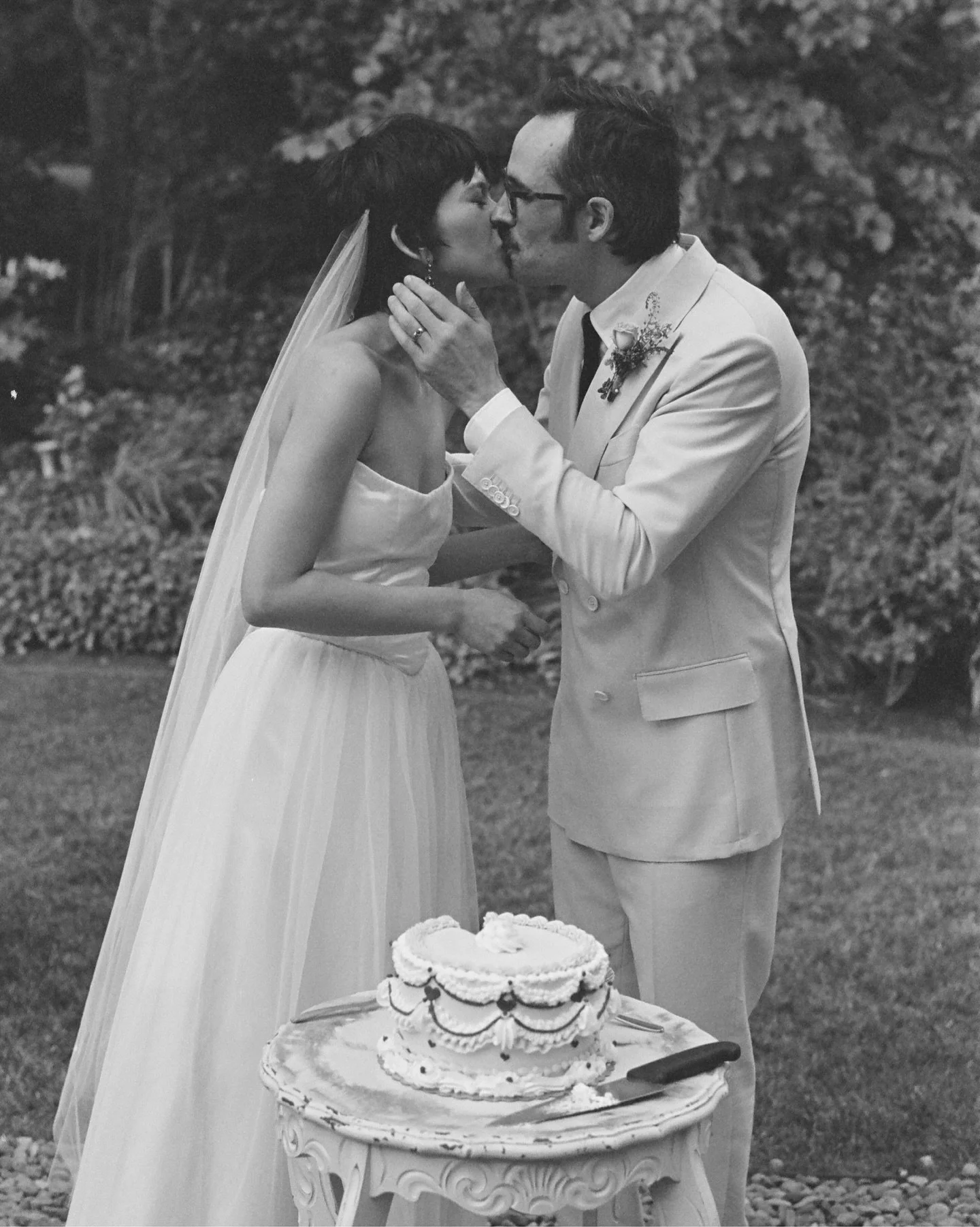 Sent off Grace and Derek&rsquo;s gallery yesterday and I&rsquo;m feeling all nostalgic about it already, I just loved this day so much. caught on all kindsa film 🎞️ 🥹📸

vendors: 
venue @thegriffinhouse 
photos @itscourtneyhellen 
hair @emilyjacobh
