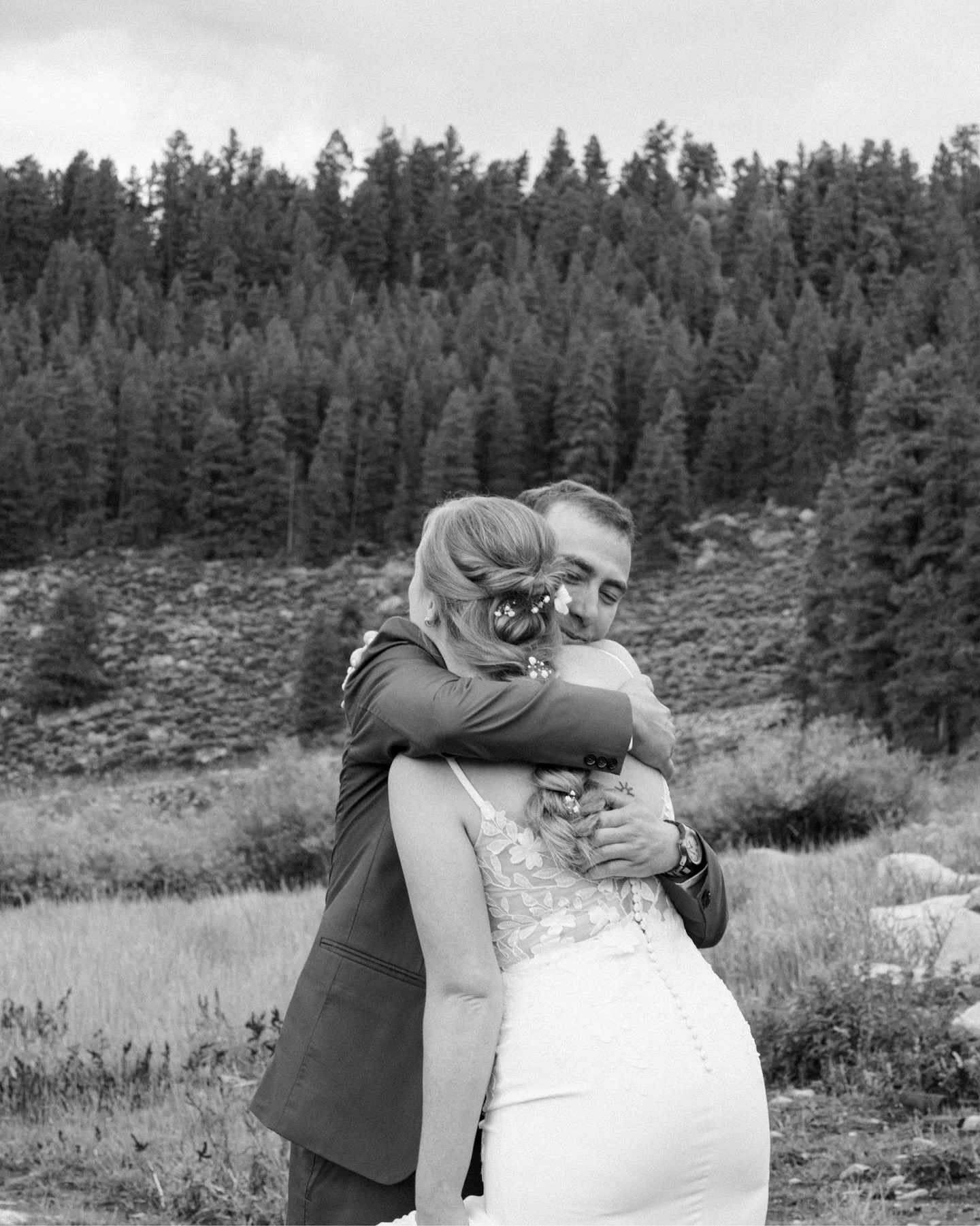 Got to celebrate Dani + Nick this weekend in one of my favorite lil Colorado towns. Felt a lot like home. 🫶🏼

#coloradoweddingphotographer #coloradowedding #coloradoweddings #gunnisoncolorado #crestedbutte #gunnisonweddingphotographer #gunnisonvall