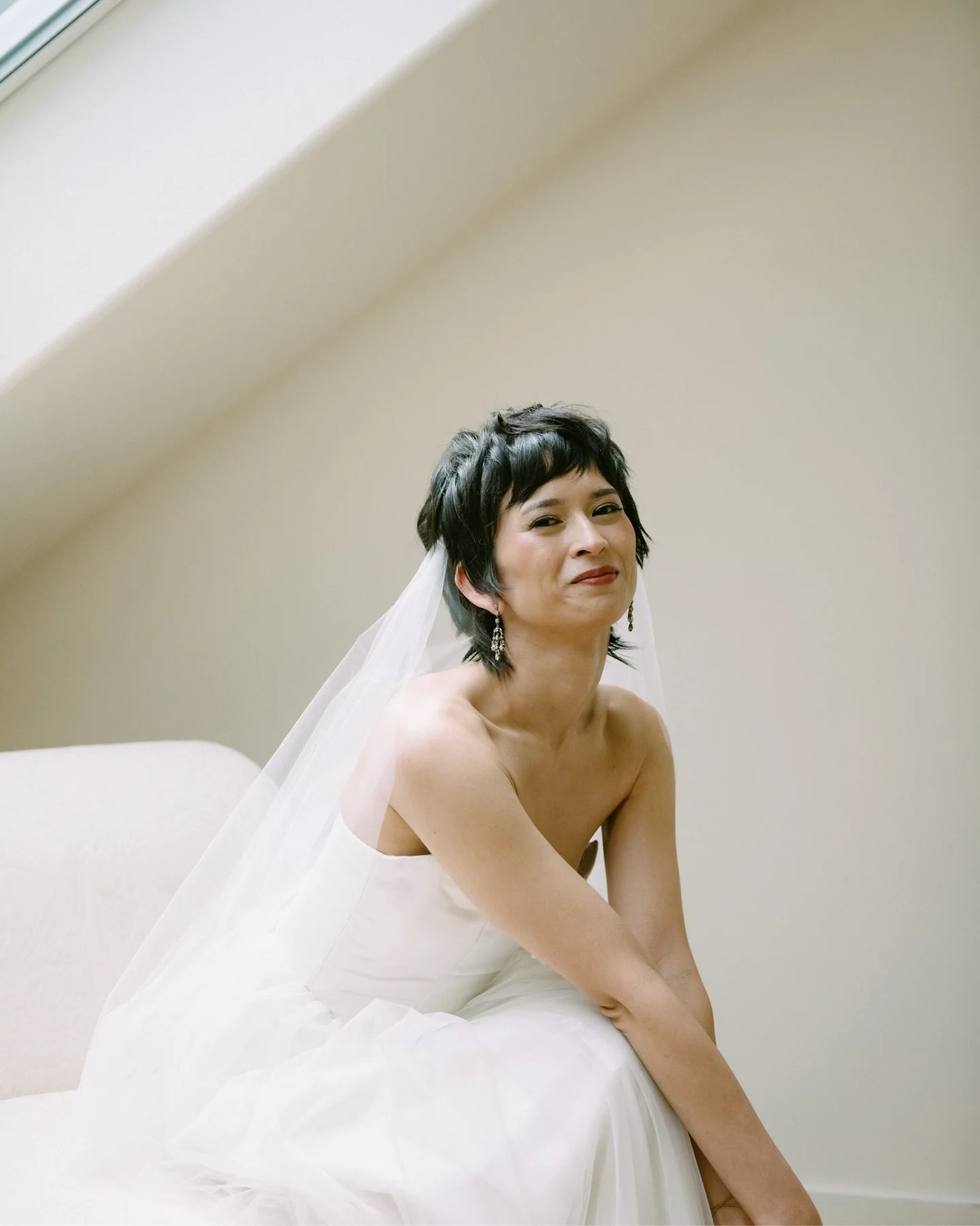 I would like to take a moment to appreciate Grace and her wedding dress, that she literally HAND MADE. 🥲

and the other amazing vendors: 
venue @thegriffinhouse 
photos @itscourtneyhellen 
hair @emilyjacobhair 
makeup @marinahaynes_artistry 
florals