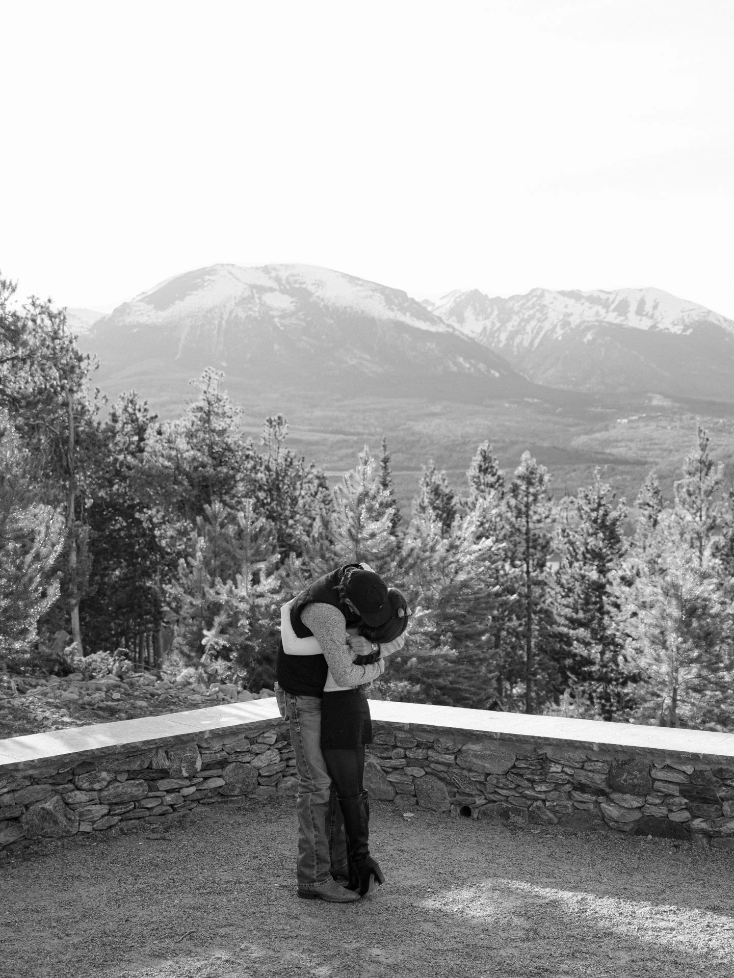 she said YES 💍 

got to photograph such a sweet proposal in Breckenridge on Friday and it was perfect. These cuties flew out from Texas as bf + gf and are headed home as fianc&eacute;s. She got herself a rock in the Rockies, am I right ?!

#colorado