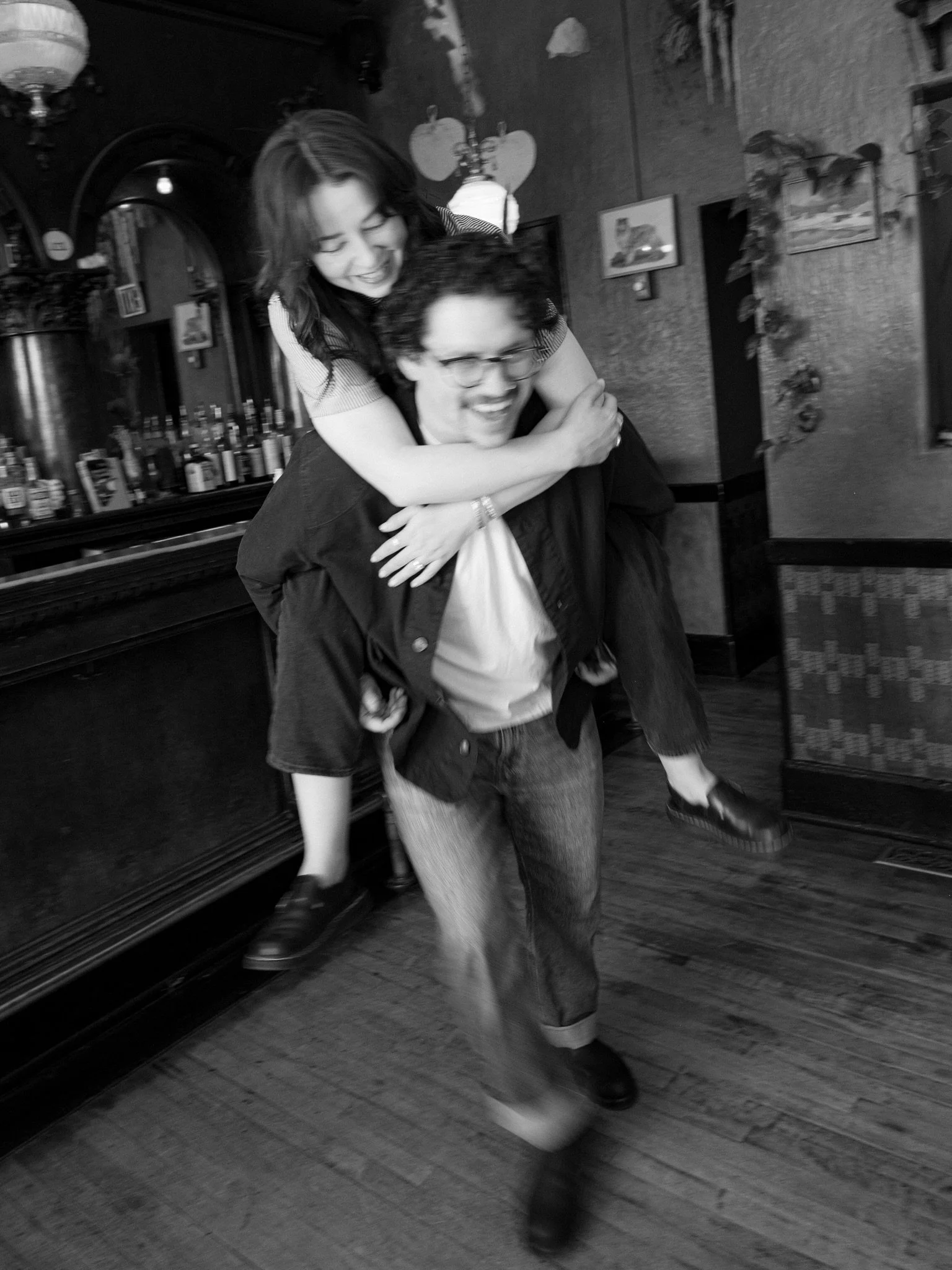 we love the vibes @ftgreenebar 💚 

#coloradoweddingphotographer #denvercolorado #coloradoengagementphotographer