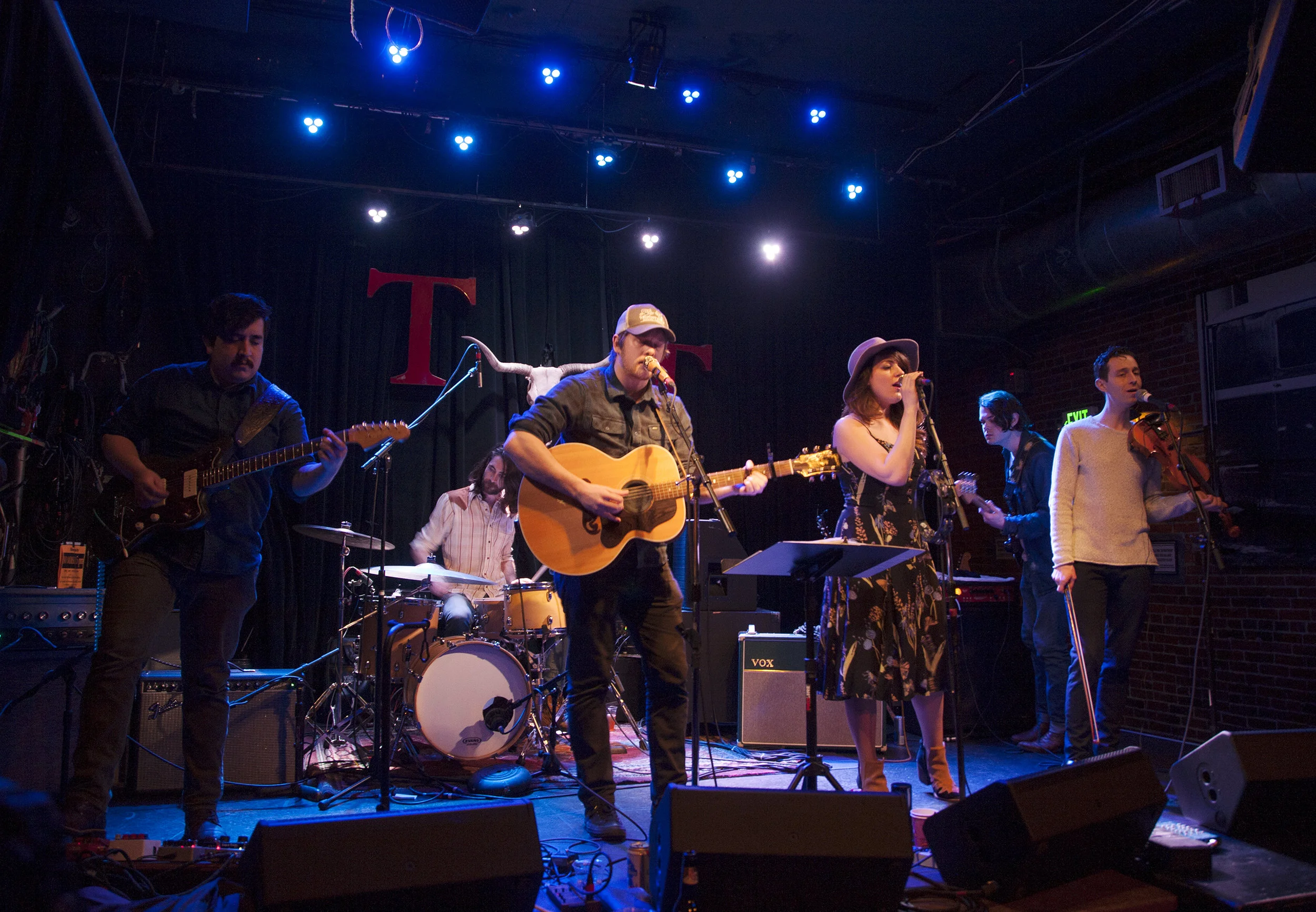 Old Coast Live at Tractor Tavern