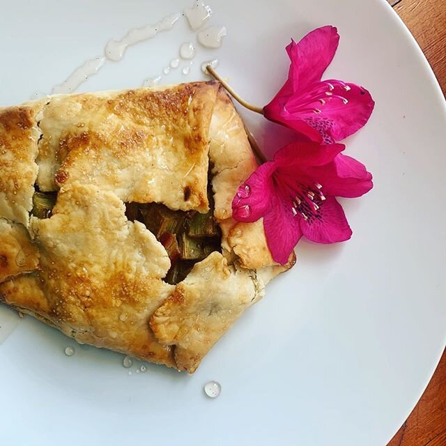 Market rhubarb for breakfast?! Ok, twist my arm...