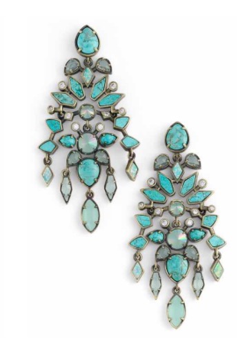 These Kendra Scott 'Aryssa' statement earrings are so fun! They come in several colors, and again... can't beat this price! GET THESE EARRINGS HERE