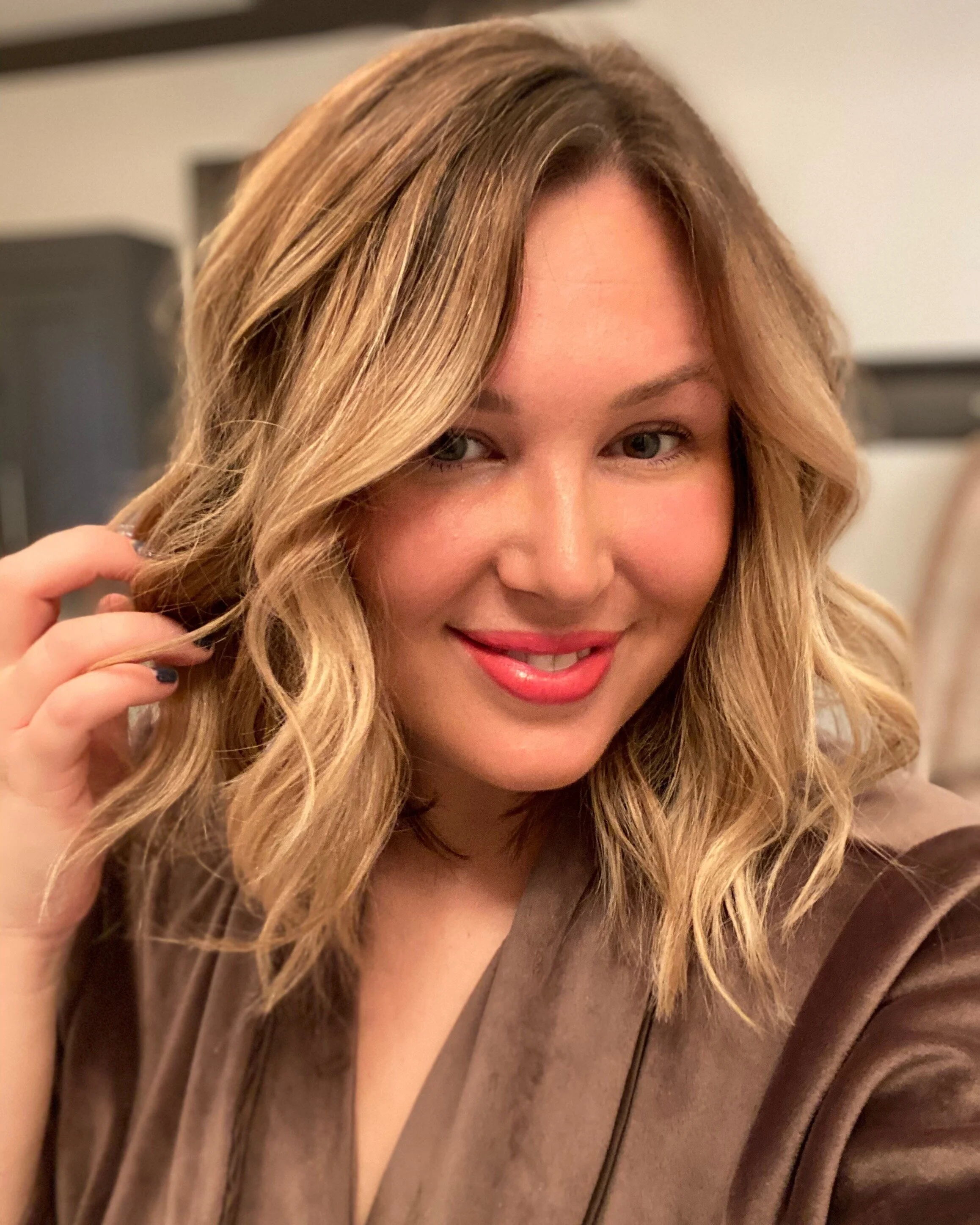My Short Hair & Makeup Routine!