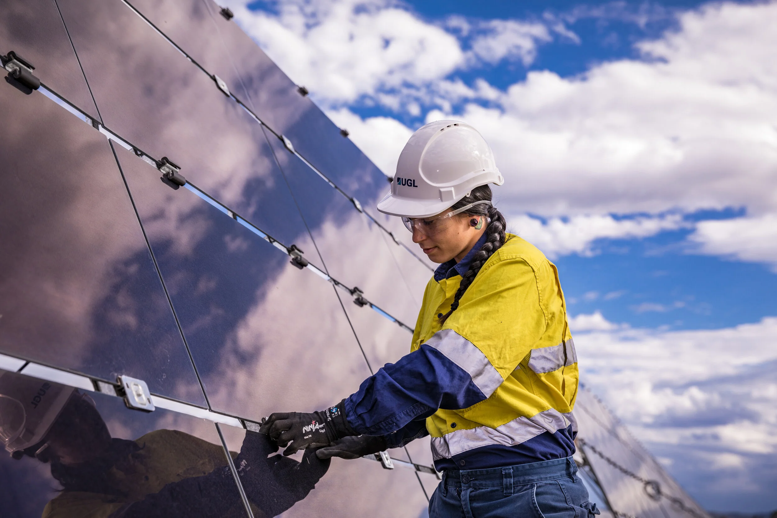 Figure 2 People_SolarFarm_Kidston_Genex_CreditGenex.8.jpg