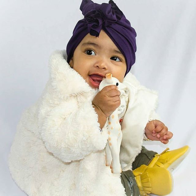 Baby with style! So cute 💛💛💛@chickpeasworld

#sophiethegiraffeaustralia #bestteethingtoy #teethingtoy #naturalrubber #nontoxicpaint #teethingbaby #organic #teether #instababy #kidsfashion #bestfriend