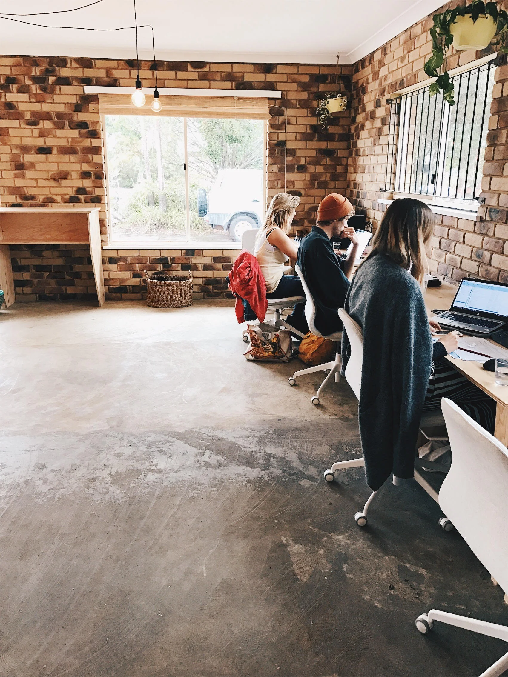COWORKING VS. WORKING FROM HOME