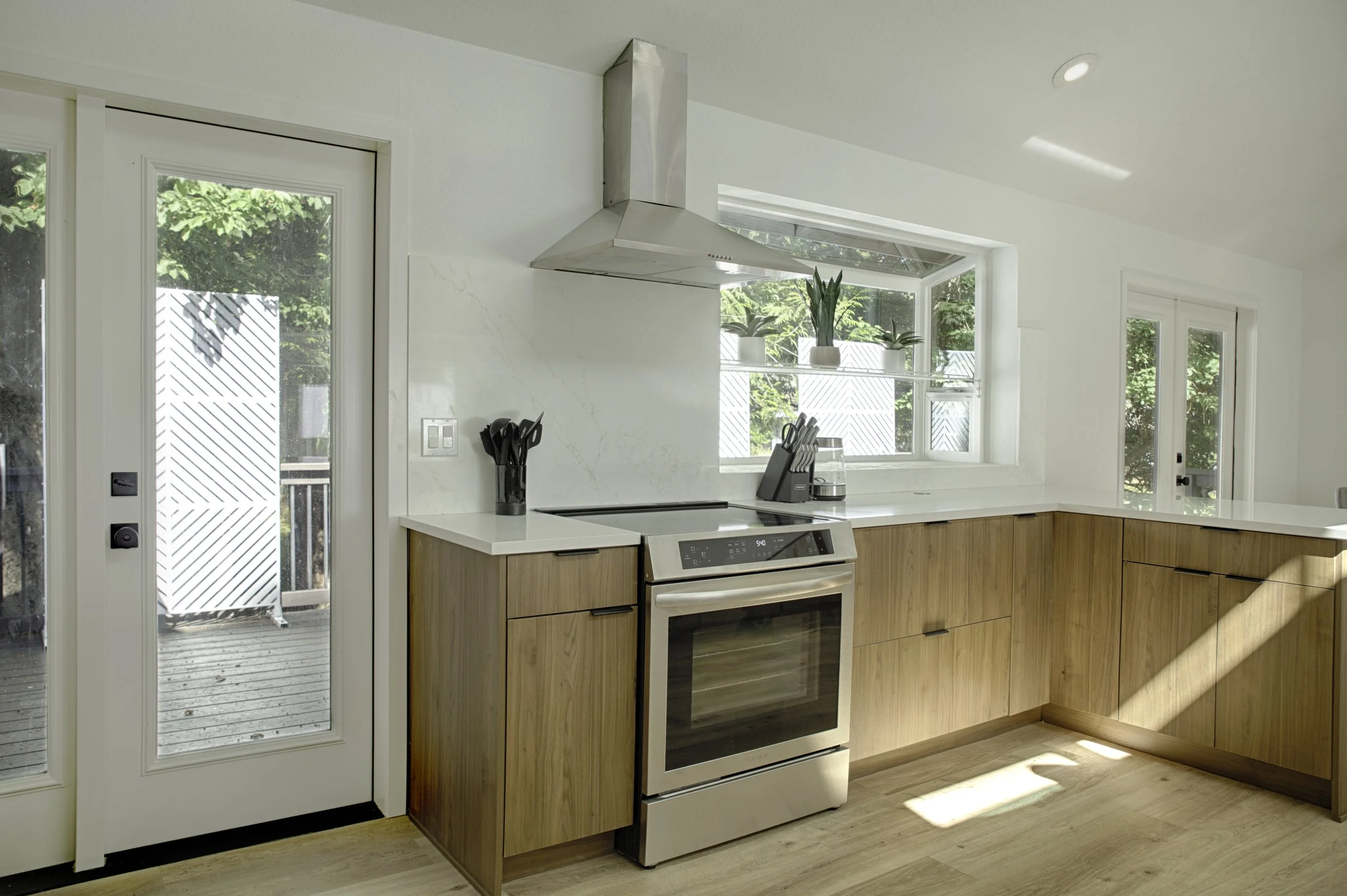 Kitchen with deck access