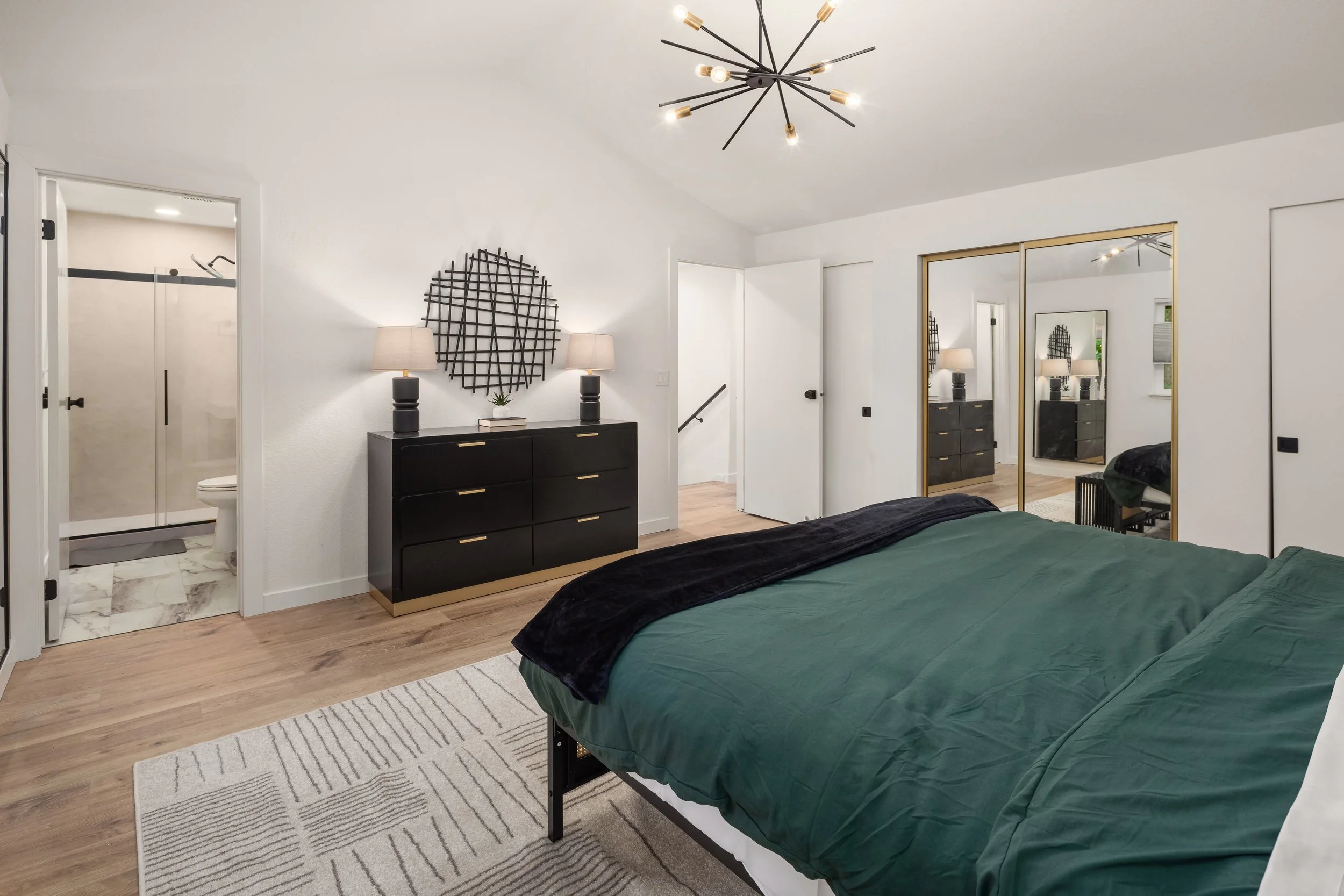 Primary suite with 3 closets