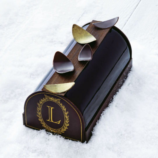 LADURÉE La traditionnelle maison française, vous propose leurs créations spéciales de Noël ainsi que leurs grands classiques. Ladurée tout simplement ! Esta tradicional casa francesa propõe-lhes criações especiais de Natal, tal com os deliciosos grandes clássicos, simplesmente. Ladurée ! Avenida da Liberdade 180, Tivoli Forum, 1250-146 / 21 314 5399