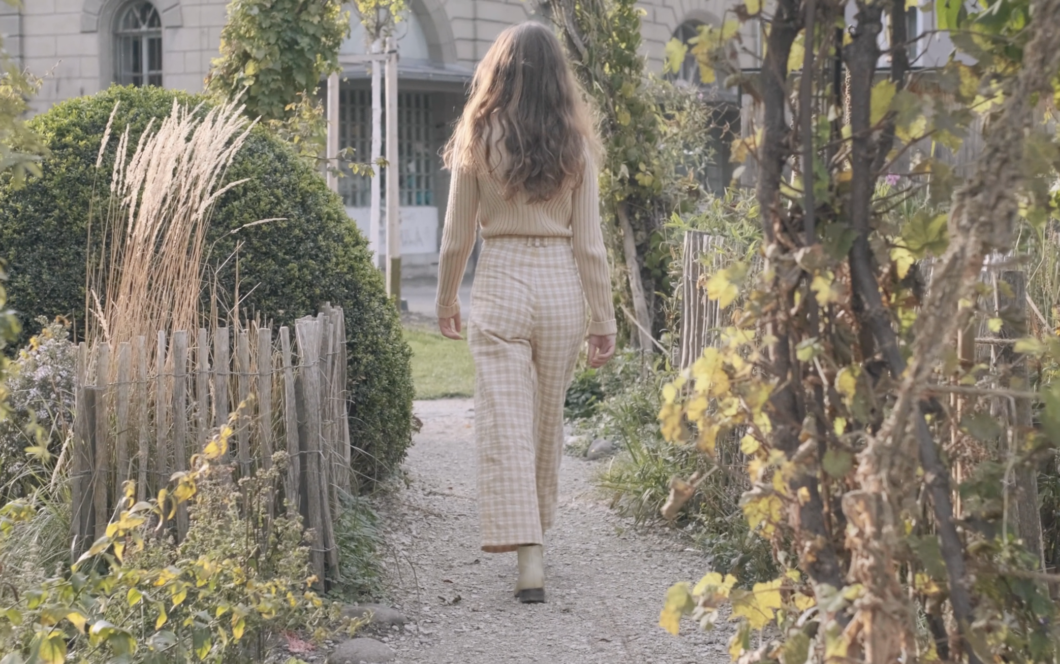 7 Women in Dear Aline (Video 2/7)