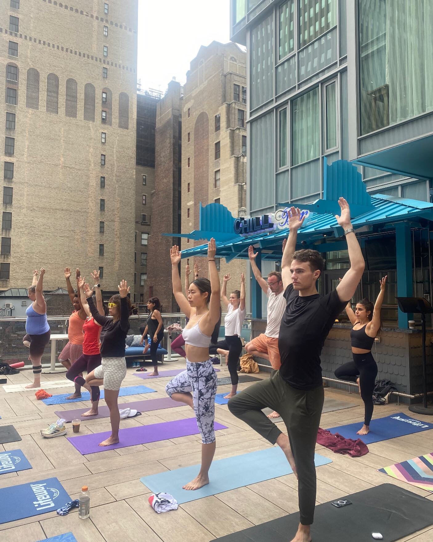 With Spring already here, we&rsquo;re gearing up with anticipation for our season ahead!🌸🌼🌷🔆🌿🎶
.
Looking forward to more rooftop yoga flows and a season packed with various wellness offerings! 
.
.
.
.
.
#rooftop #yoga #sputnikyoga #rooftopyoga