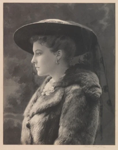 Photograph of Elisabeth Sears Harrold by Alice Hughes, 1916 (Virginia Historical Society 1992.117.12)