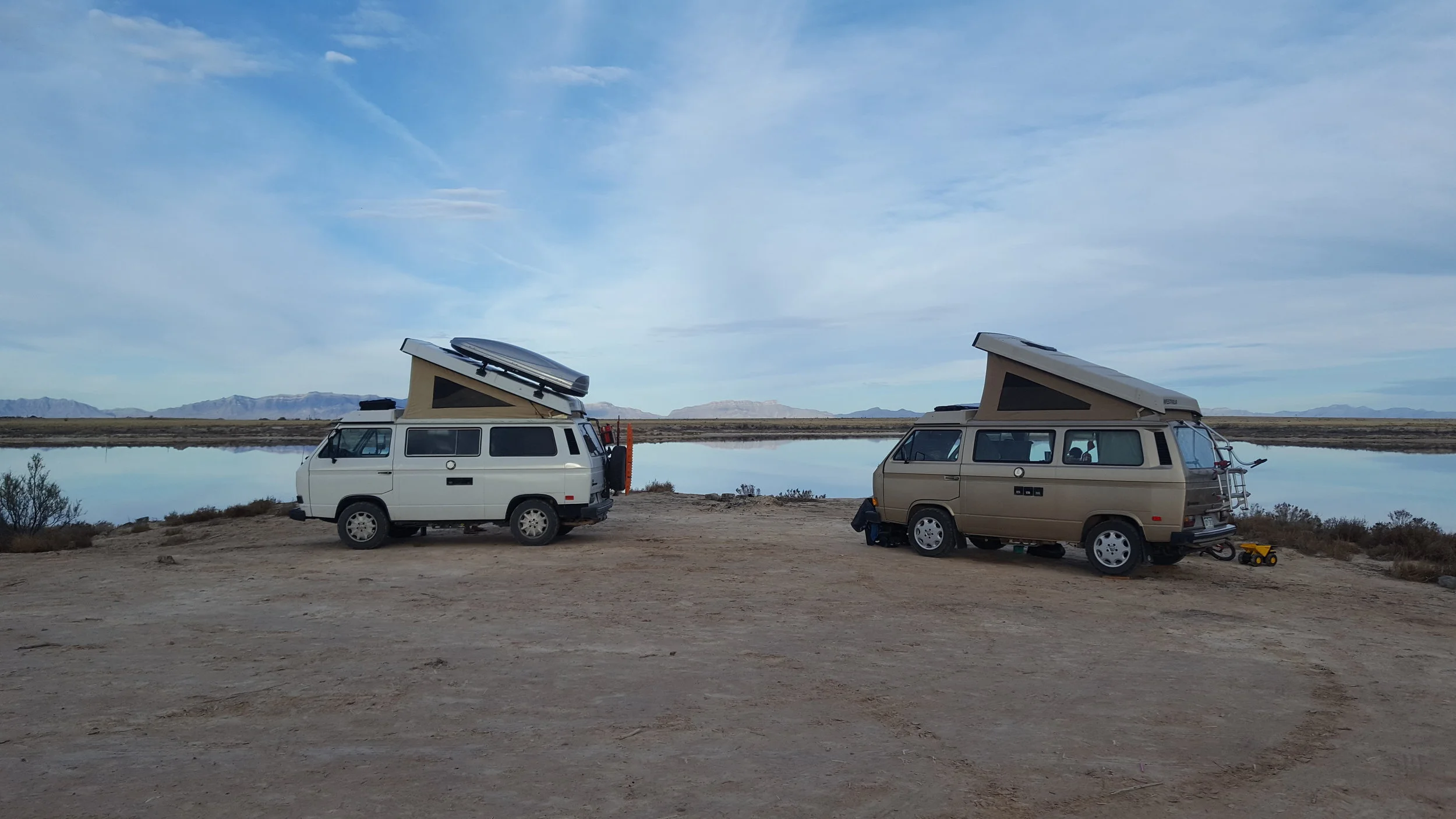 I failed to take pictures of our friends this go round but here are our vans... @everyroadleadstohome and @wehitpause