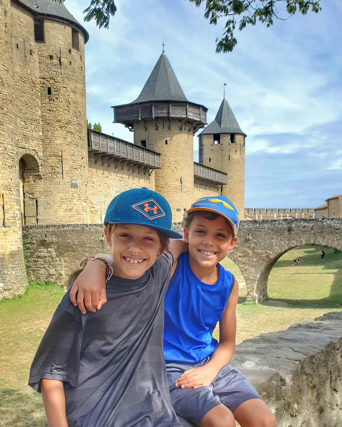 After the bag-stealing debacle on the train, Carcassonne was, in fact, well worth the visit 🏰 !  Running around exploring the ramparts, and watchtowers, and castle, imaging what life would have been like back then (it has existed for 2,500 years!!!)