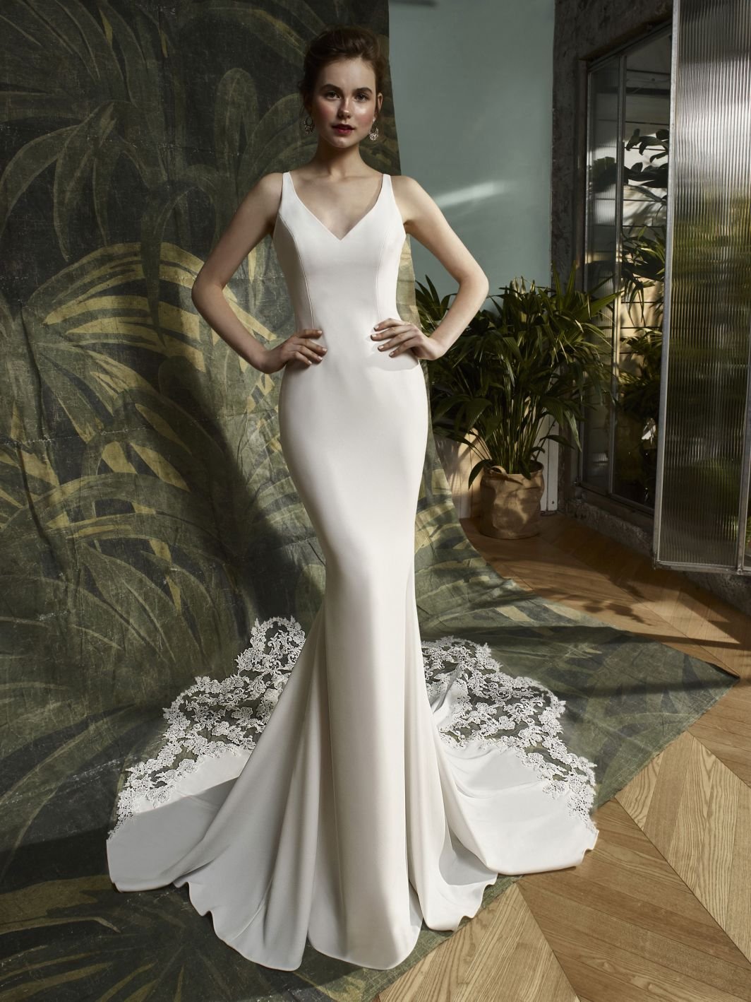 SHOP SAMPLE GOWNS — The White Gown