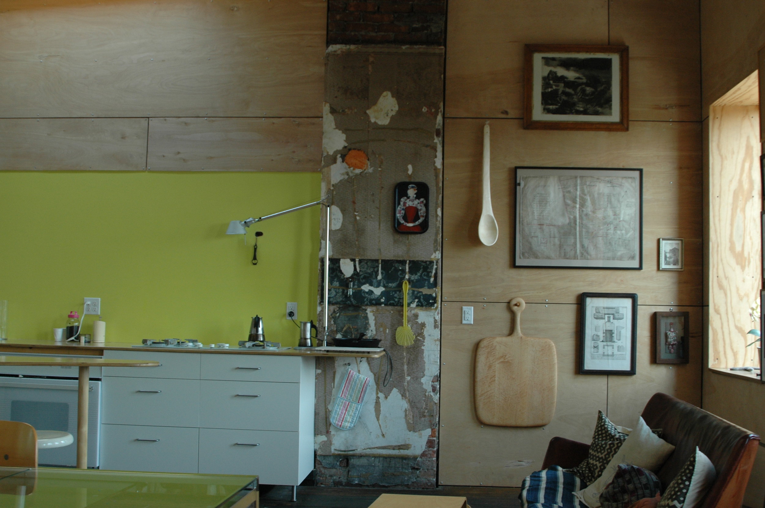 Interior, Arscott’s home. Photo: KelliLaurel Mijares.