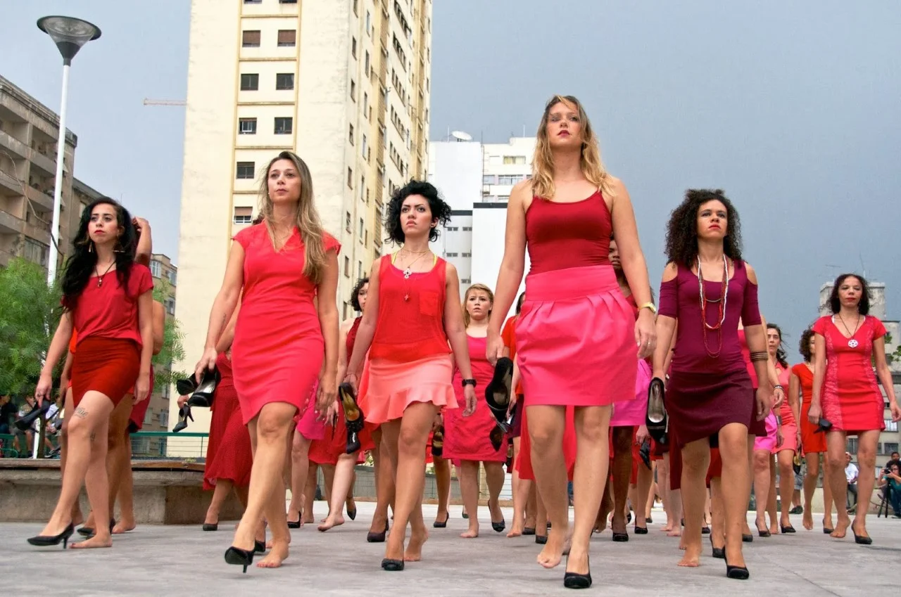 Sandler argues that installations or performances in São Paulo activate public space through actions that create spaces of dissent and encode political meaning in the city. Here, the Colectivo PI (Pi Collective) performs "Entre Saltos” (On High Heels) , directed by artists Priscilla Toscano and Pâmella Cruz, São Paulo, 2013. The piece calls attention to the impossibility of maintaining all the identities put upon women—homemaker, mother, professional, and object of desire. Courtesy of Eduardo Bernardino.
