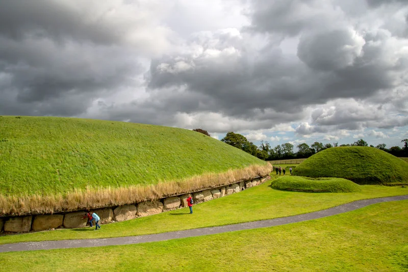 Knowth.jpg
