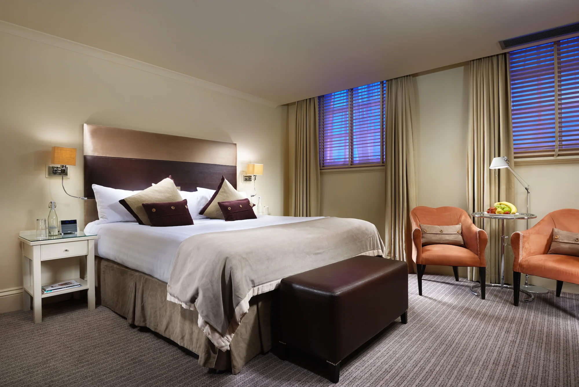 London_Bridge_Lobby_Bedroom_2_Jack_Hardy_2014.jpg