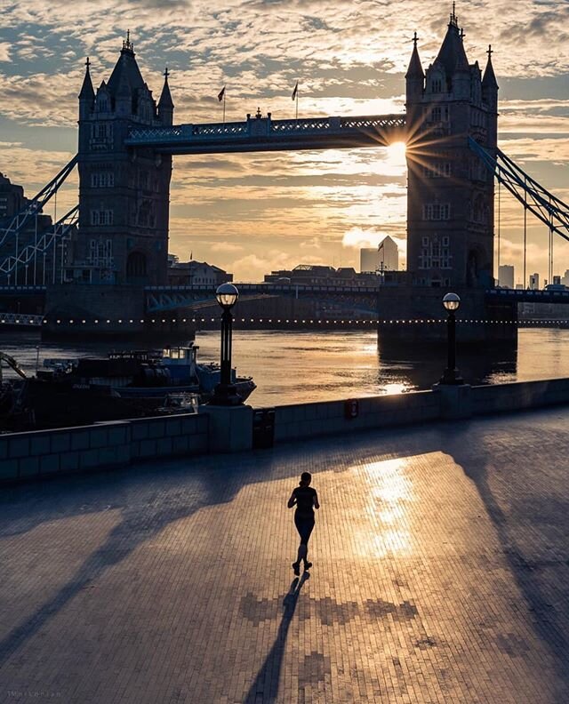 Rise and shine! 🌞☕️🏃&zwj;♀️#atlondonbridge 📸 @tmnikonian