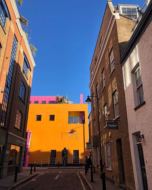 The bold and beautiful  @fashiontextilemuseum 🧡 💕 #atlondonbridge 
Who&rsquo;s looking forward to returning soon? .
.
.
.
.
.
#fashiontextilemuseum #bermondseystreet #se1 #lovelondonbridge #londonbridge #igerslondon #southlondon #lookuplondon #game