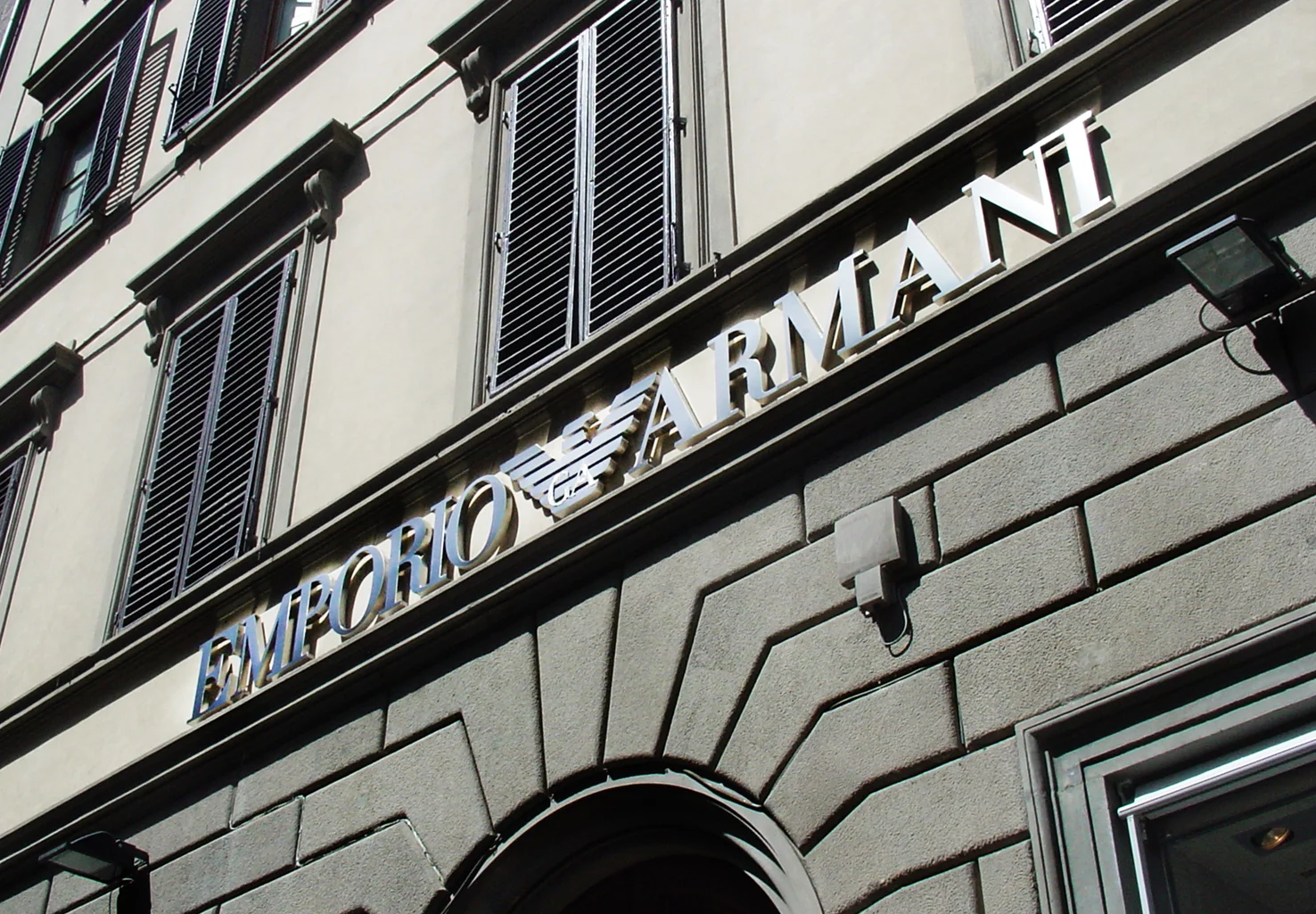 insegna luminosa lettere singole scatolate acciaio led firenze.JPG