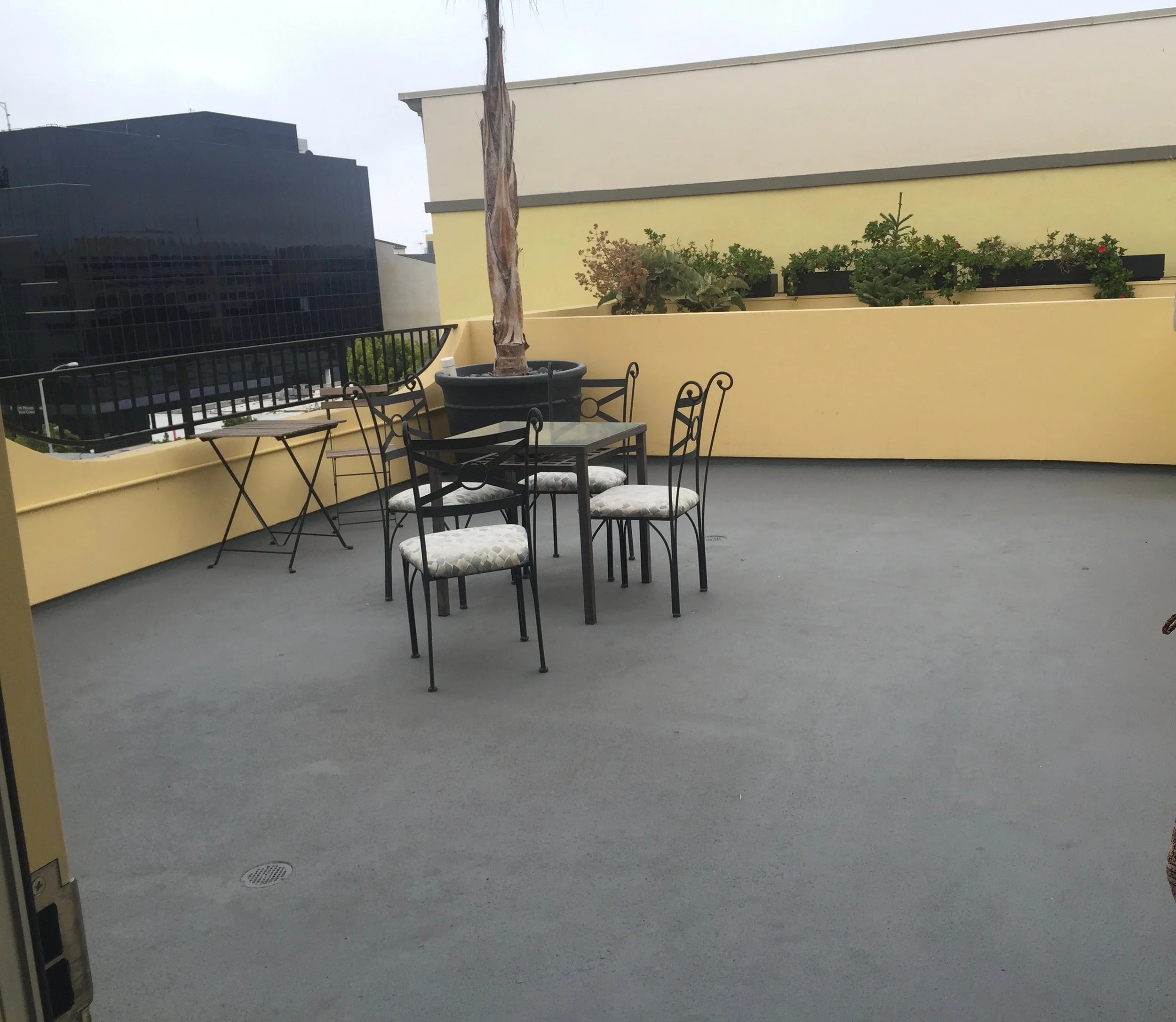 PATIOBEFORE1.jpg