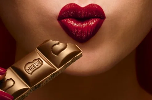 nestle_kiss-494x326.jpg