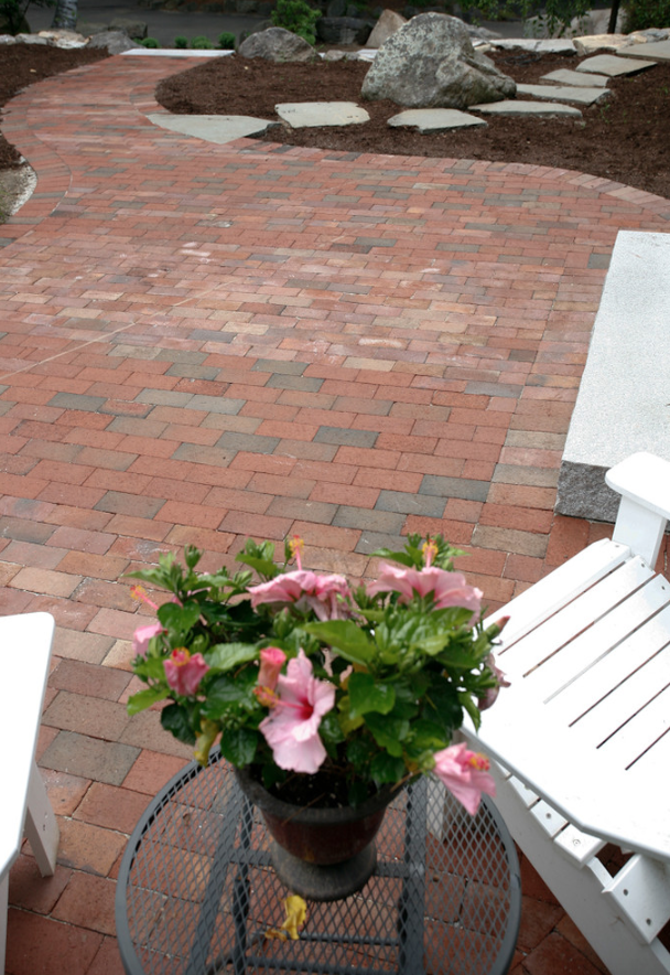 Milford, NH top landscaper for paver patio