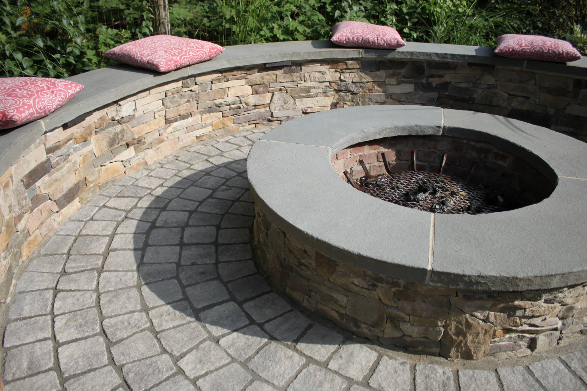 Concord Nh Landscape Design, Fire Pit With Seating Wall