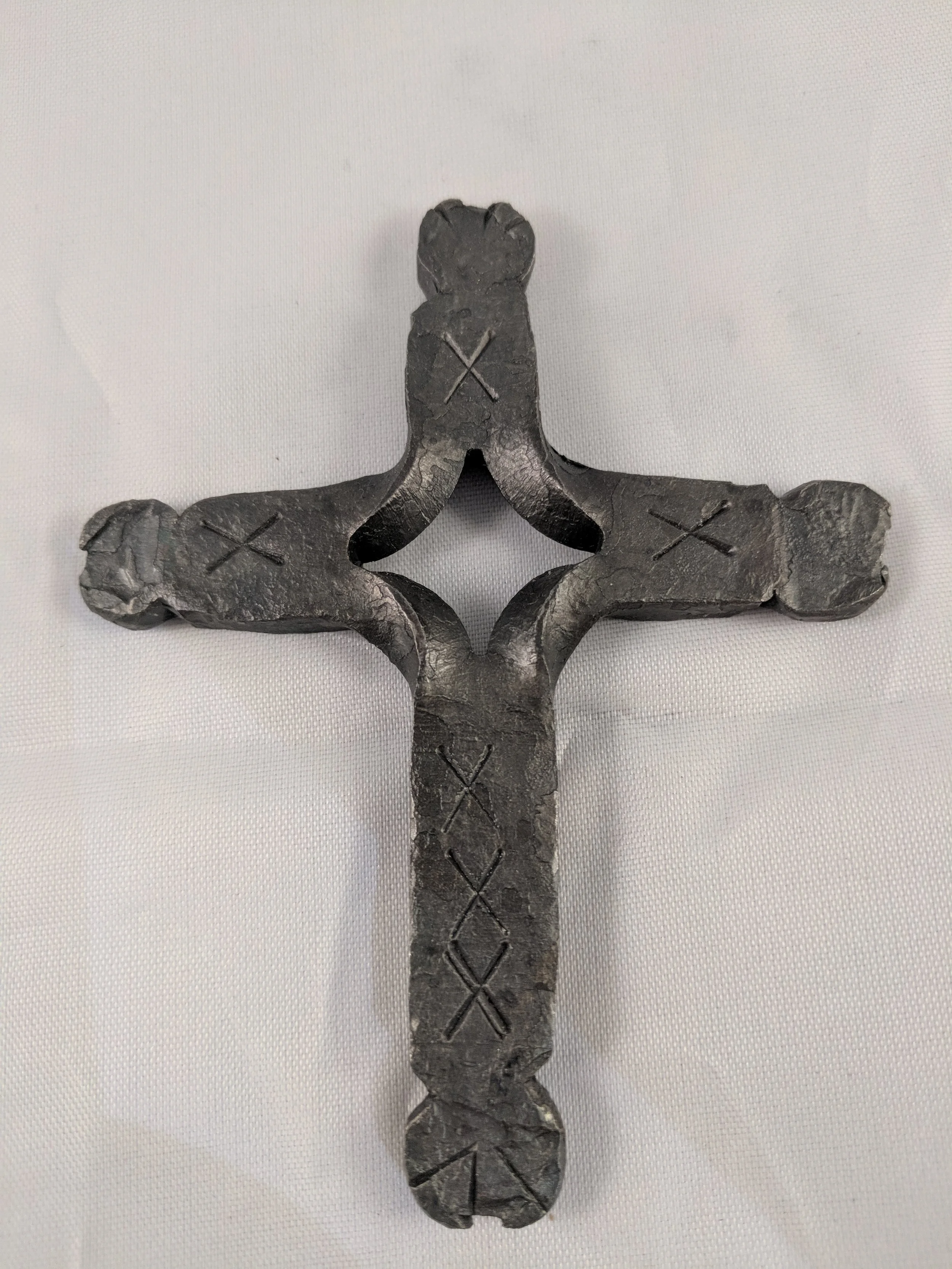 Frederick's Cross, smooth finish with X details, dark oil