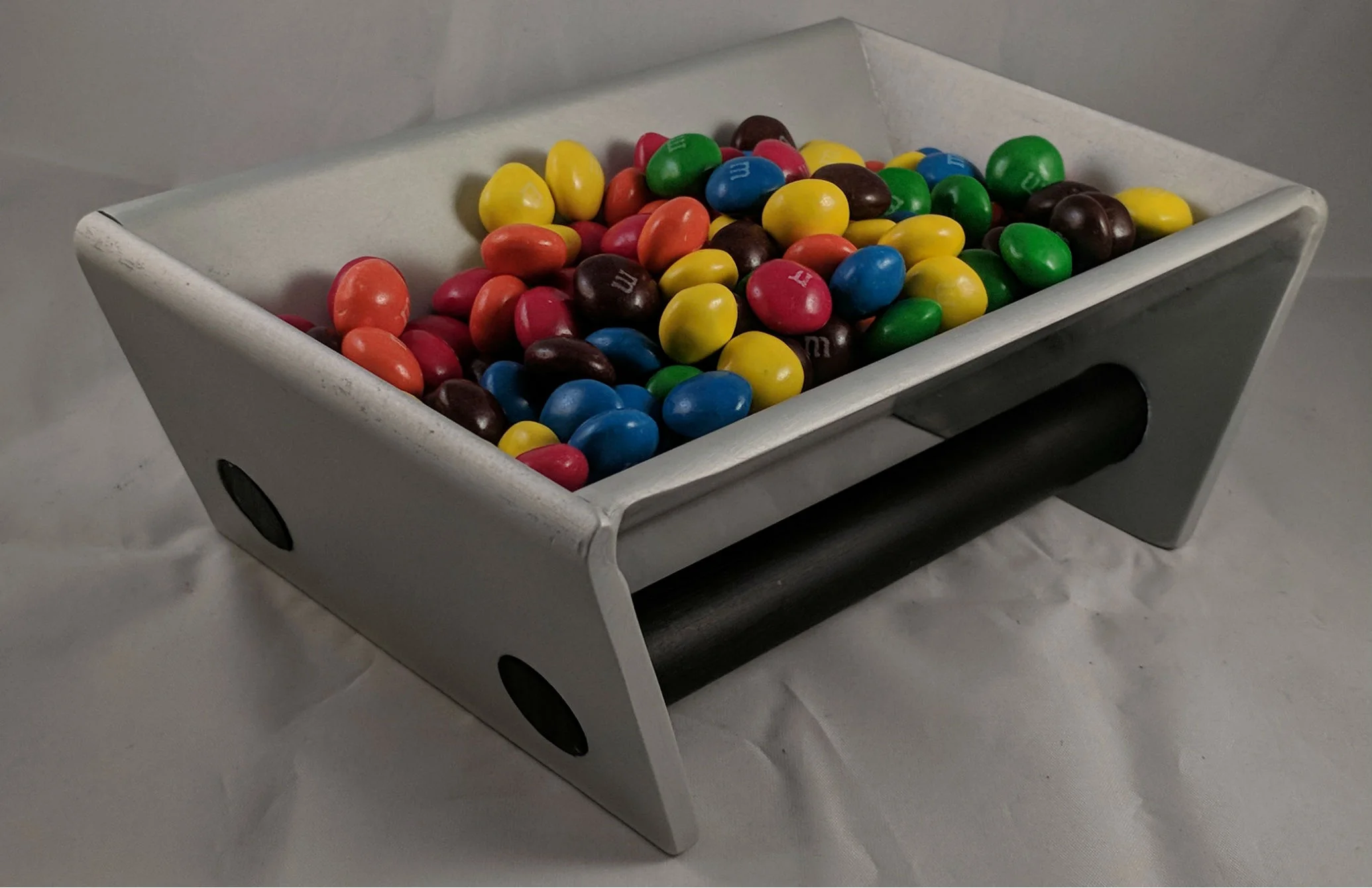 Clear anodized aluminum w/ black anodized rod accents