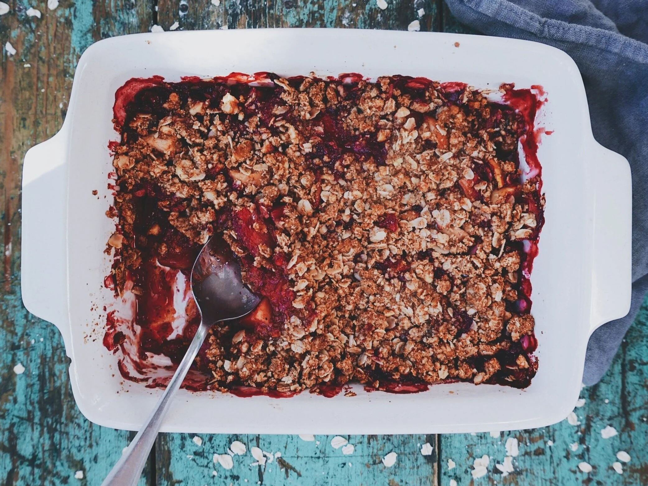 strawberry apple oatmeal crisp