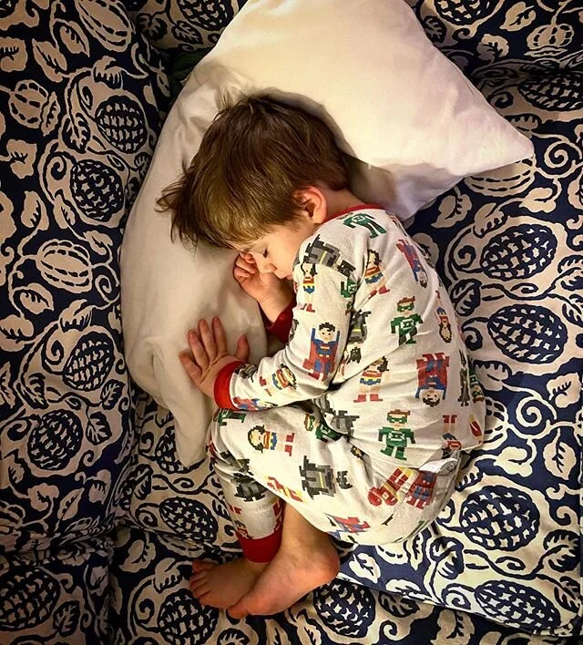 HAPPY NEW DECADE

#mood #lazyday #cornwall #family #newyearsday #alsoreallyannoyingbugthatwontgoaway #butitsfinebecausewehaveafireandleftoversandnowheretobe