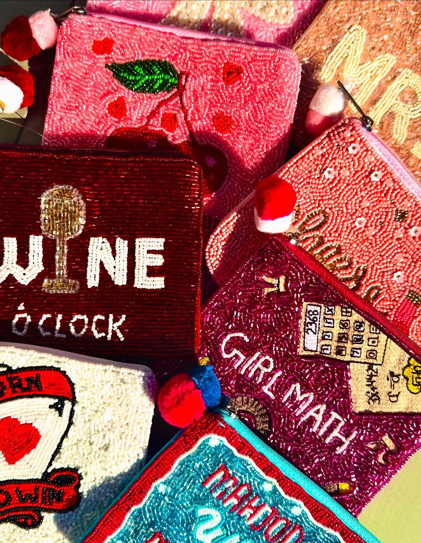 Our online store is officially open! Shop all things Yankee Peddler on yankeepeddler.net! Link is also in our bio 🤍
.
.
.
#shop #online #shoponline #website #bags #pouch #mahjong #design #designer #interior #interiordesign #interiordesigner #hinsdal