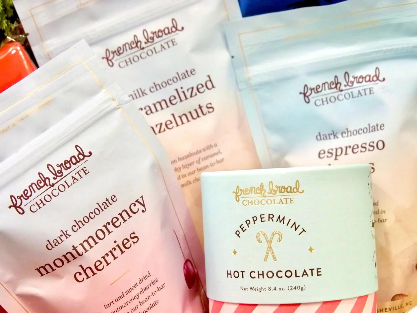 Peppermint, caramel, and espresso flavors? Each one perfect for this holiday season! 🍒☕️❄️
.
.
.
#food #foodie #chocolate #peppermint #cherries #hazelnut #espresso #christmas #holiday #season #christmasseason #holidayseason #design #designer #interi