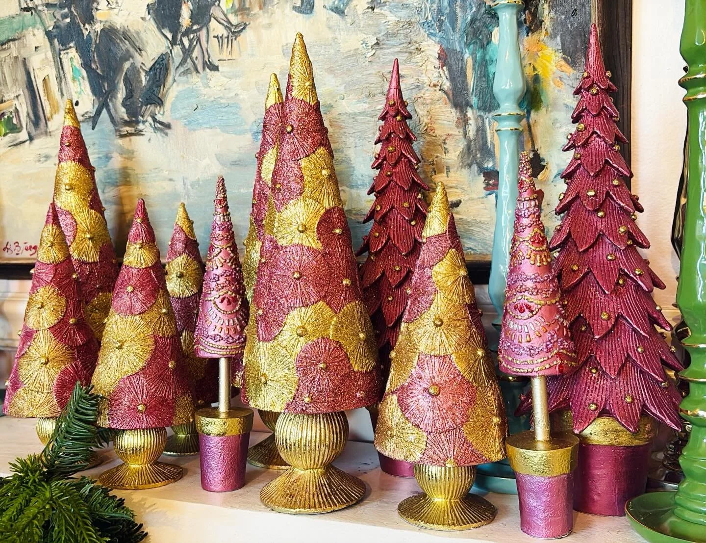 Valentines and winter never looked so good! And your valentines table can look even better with these beautiful tress 💖
.
.
.
#valentines #winterdecor #yankeepeddlerhinsdale #chicagodesign #tabledesign